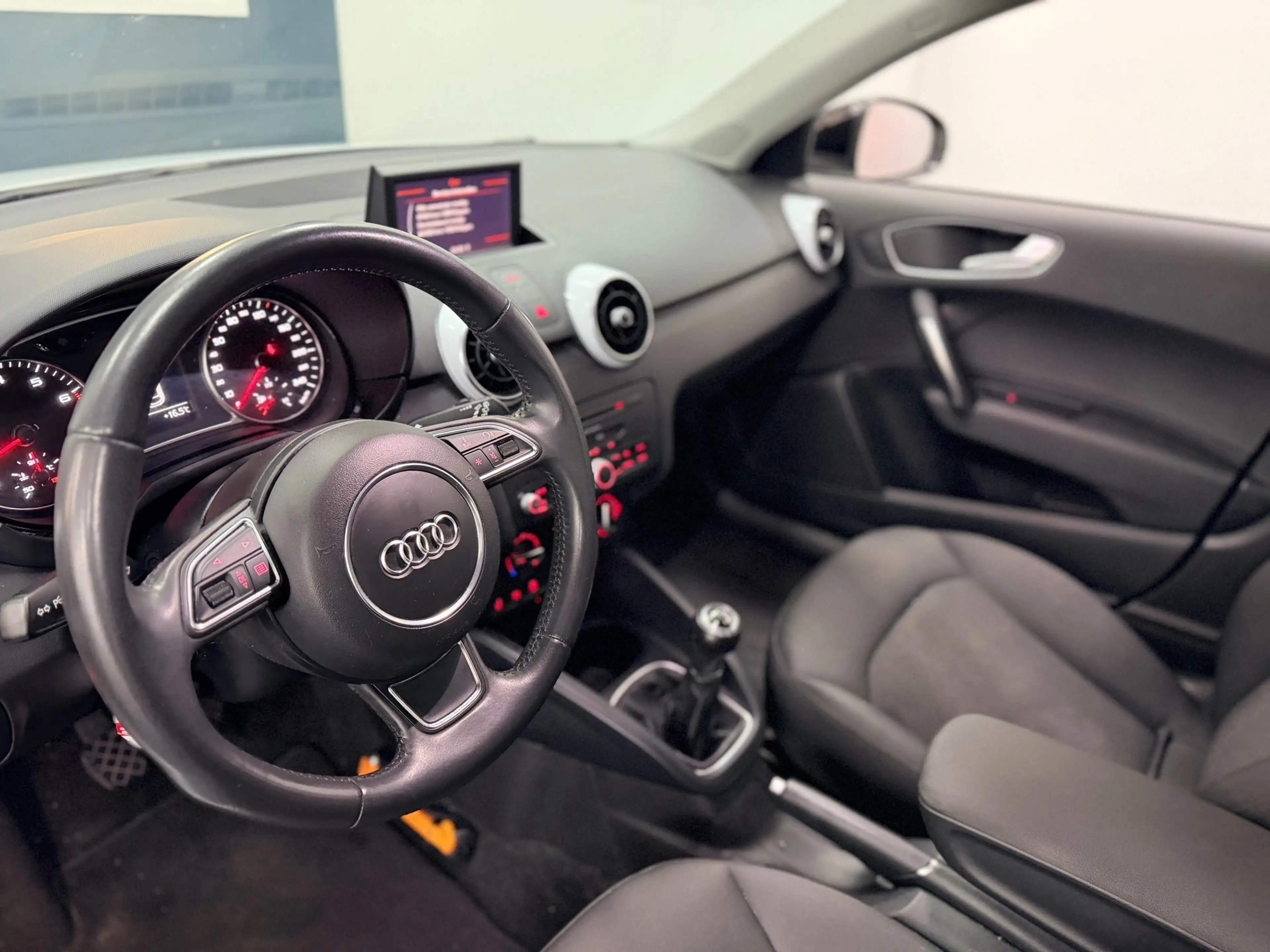 Audi A1 Sportback 1.2 TFSI Admired / DEALER ONDERHOUDEN / — photo 14