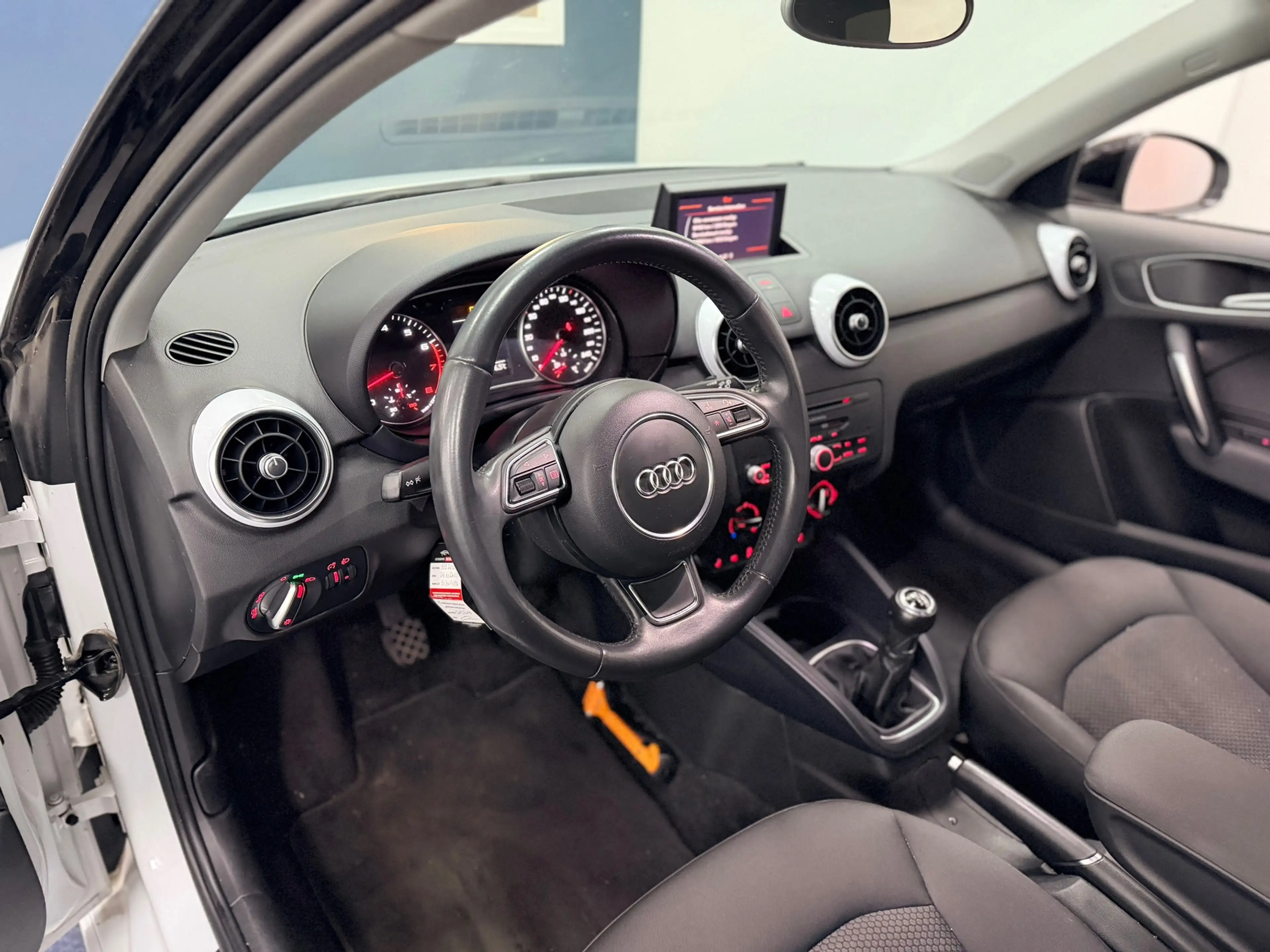 Audi A1 Sportback 1.2 TFSI Admired / DEALER ONDERHOUDEN / — photo 32