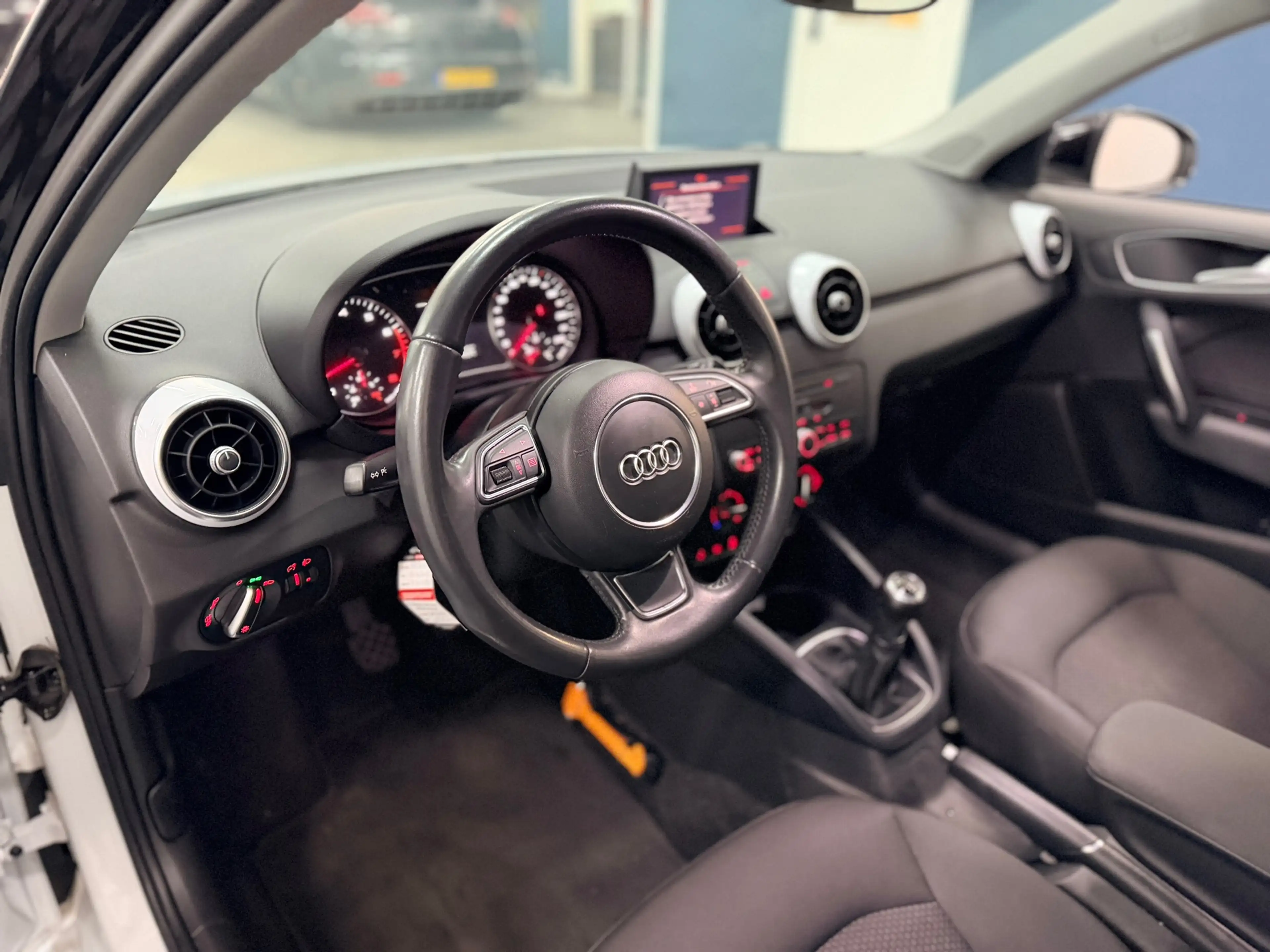 Audi A1 Sportback 1.2 TFSI Admired / DEALER ONDERHOUDEN / — photo 17