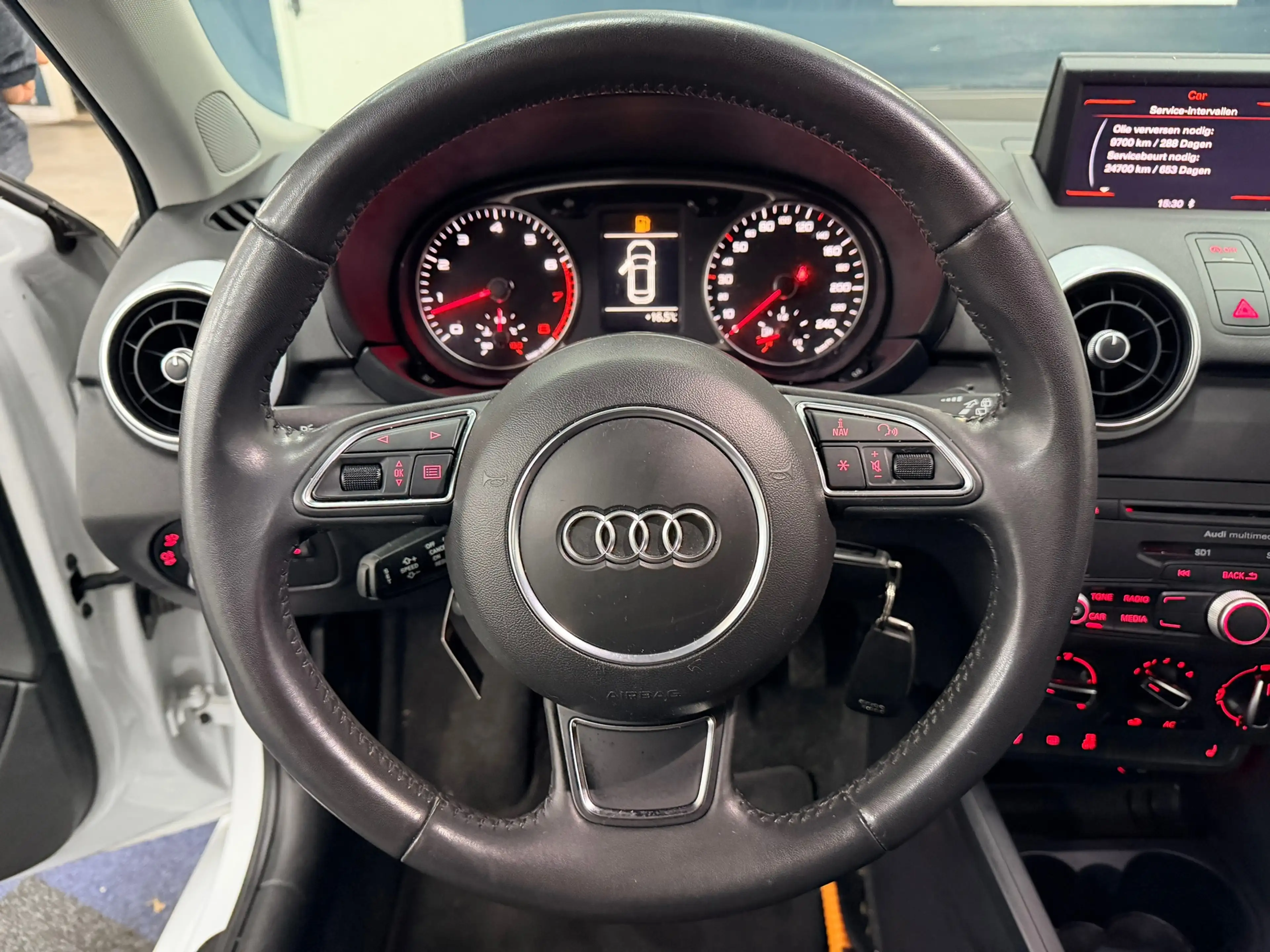 Audi A1 Sportback 1.2 TFSI Admired / DEALER ONDERHOUDEN / — photo 13