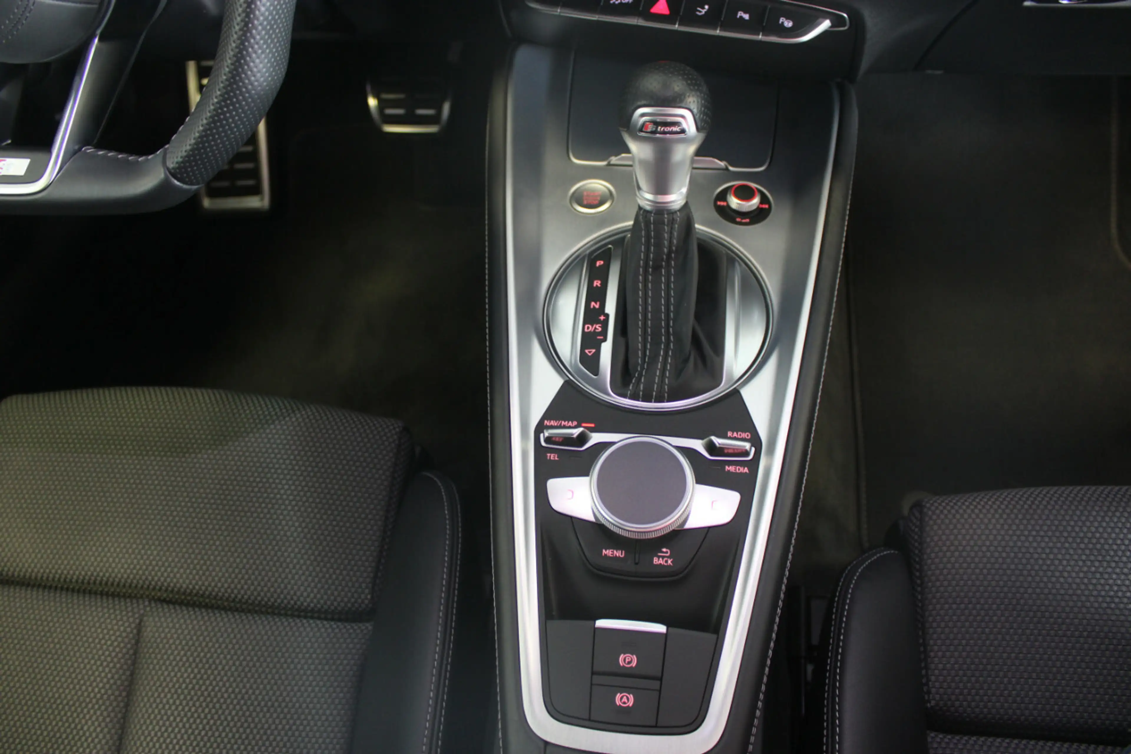 Audi TT Coupe 45 TFSI S-Line — photo 13