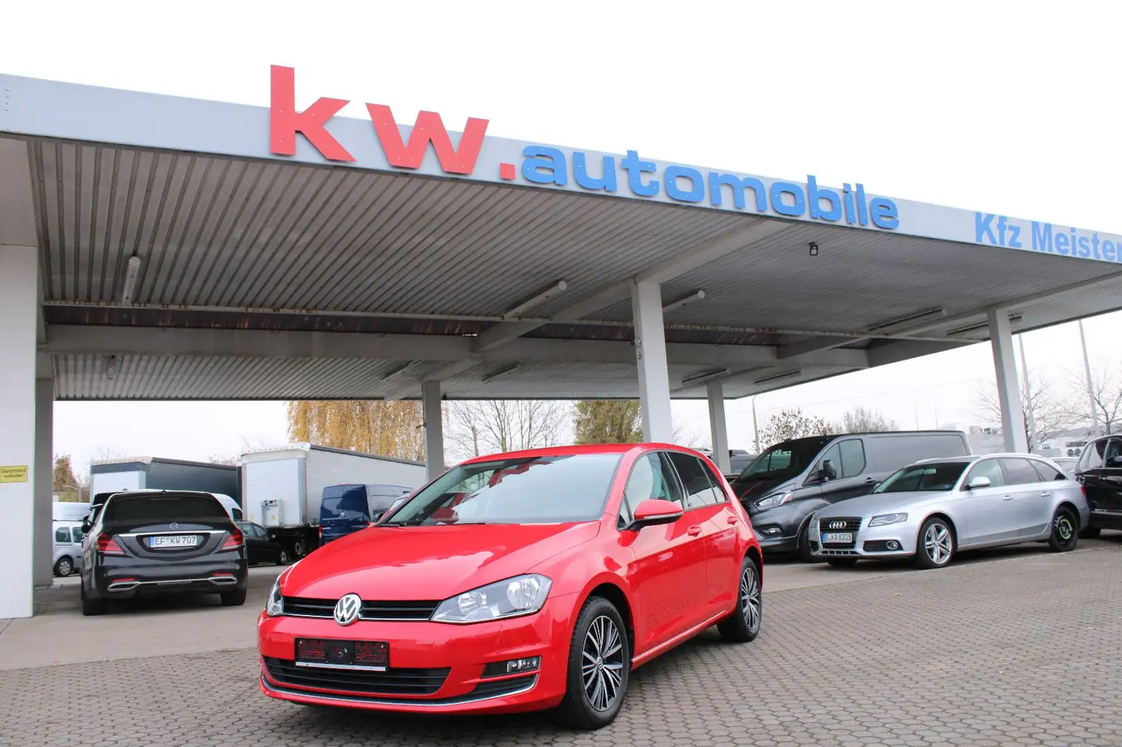 Volkswagen Golf VII Lim. Allstar,Navi,PDC,Klima,Shzg. Rot - 1