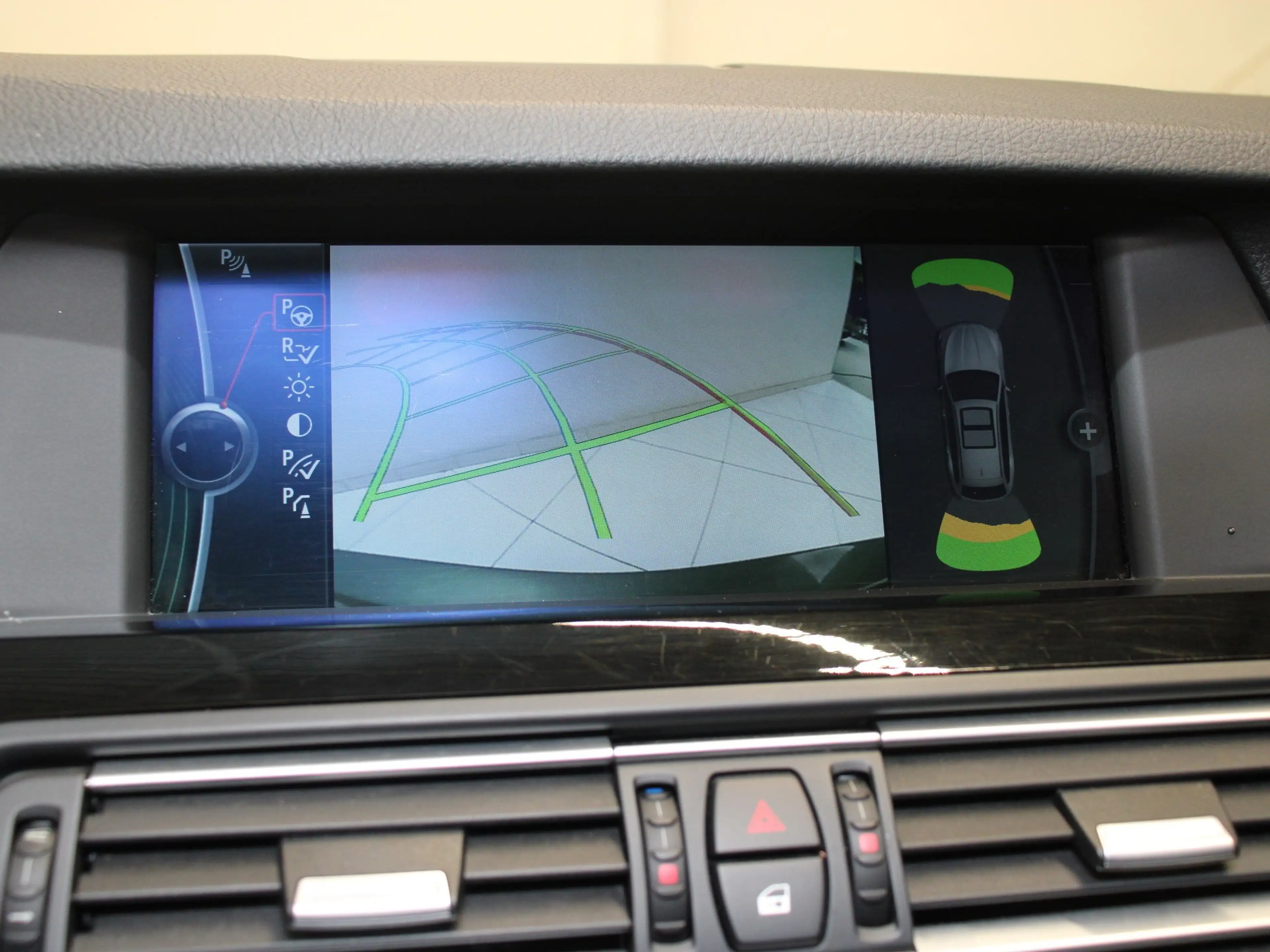 BMW 535 i  Touring Xenon Navi HiFi HUD Shz RFK — photo 9