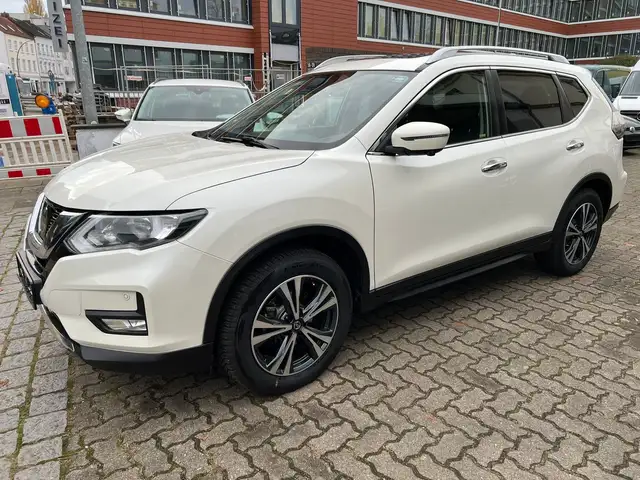 Nissan X-Trail Visia Pano/Kamera/Navi/Keyless/Alu/el.Heckklappe