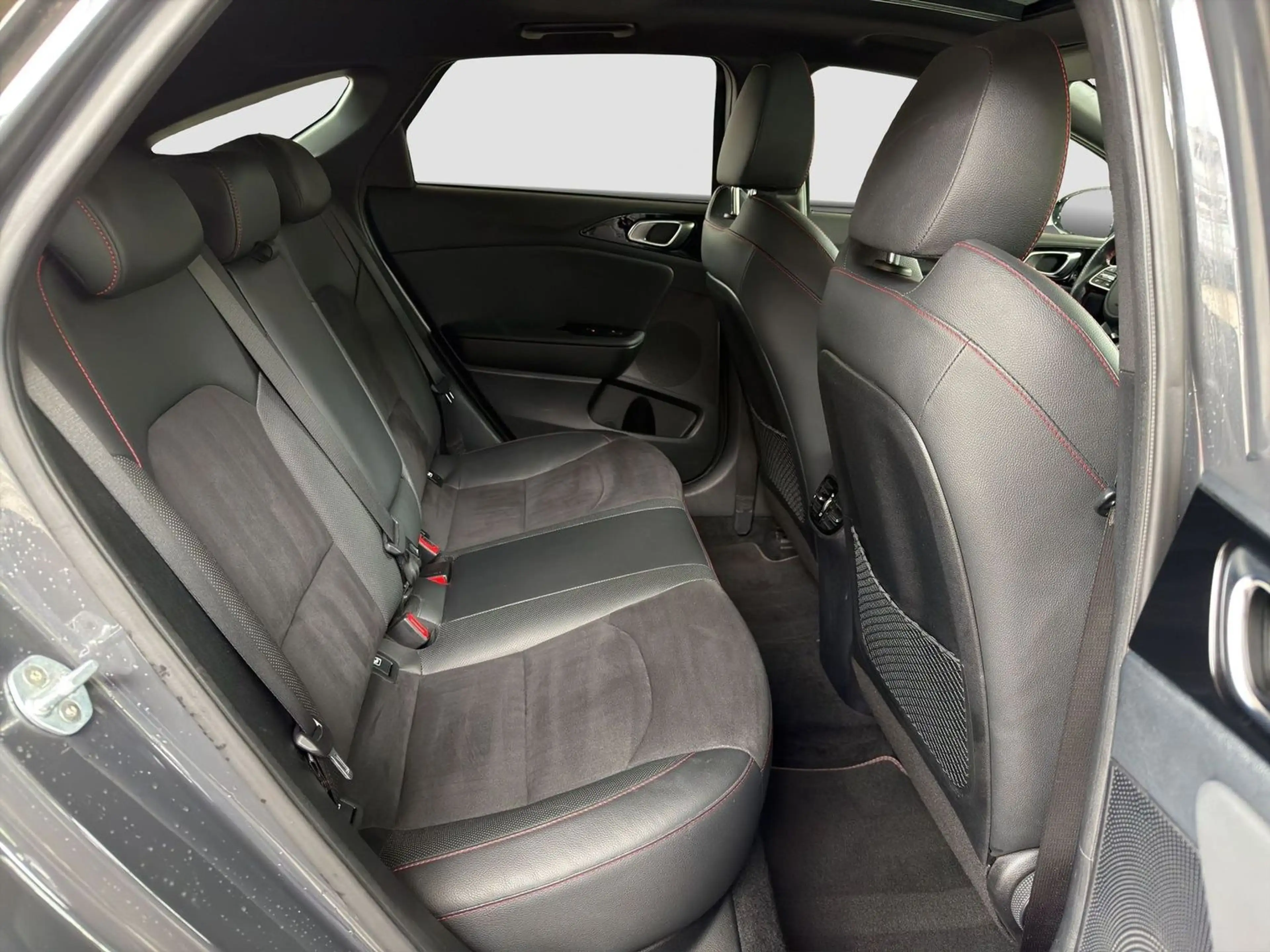 Kia ProCeed / pro_cee'd GT Panorama Navi ACC LED JBL R-Cam — photo 15