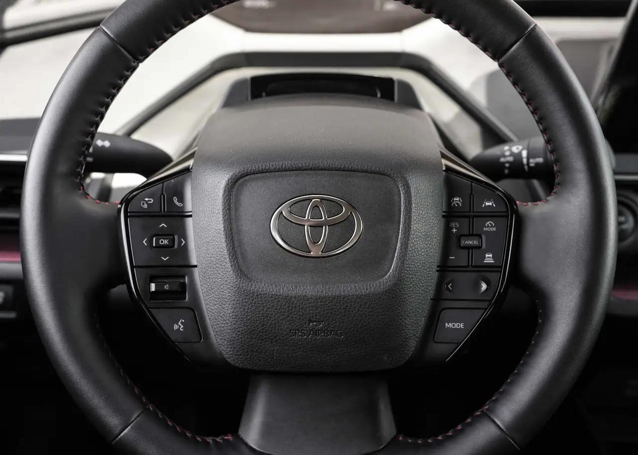 Toyota Prius Prime снимка Toyota Prius Prime