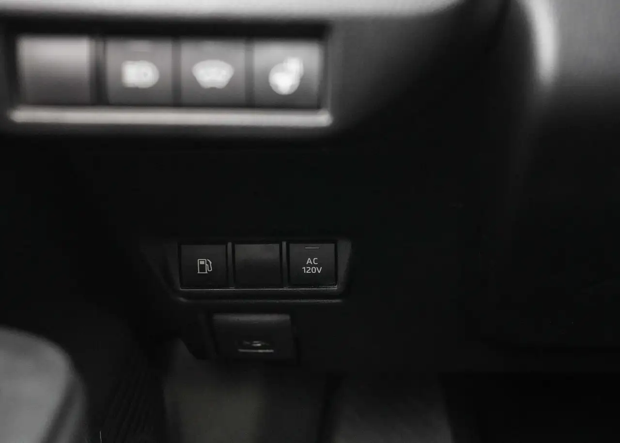 Toyota Prius Prime снимка Toyota Prius Prime