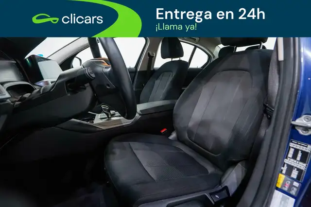 BMW 3 Series view 14