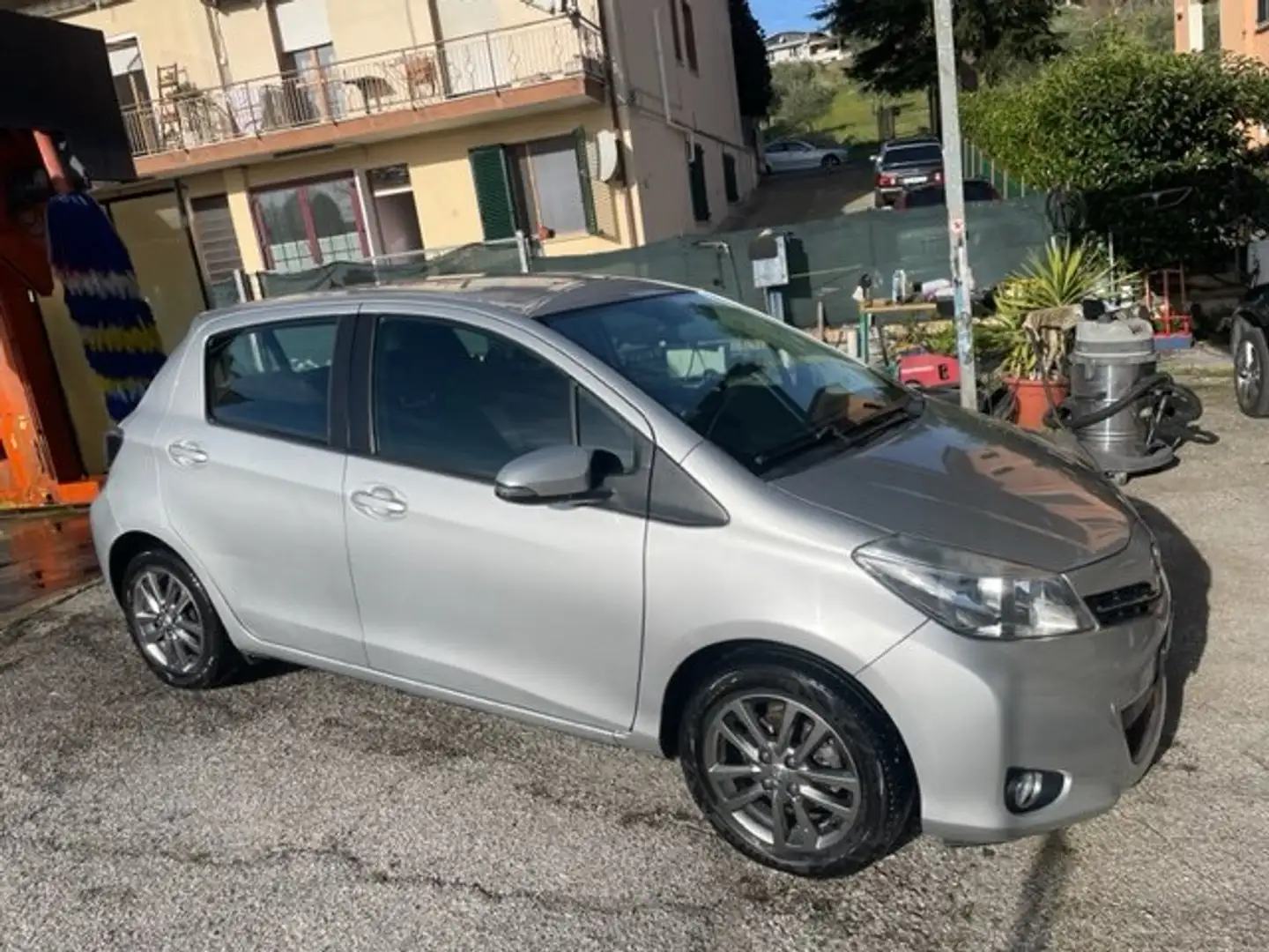 Toyota Yaris Yaris 5p 1.0 Lounge s/CL TELECAMERA STUPENDA - 2