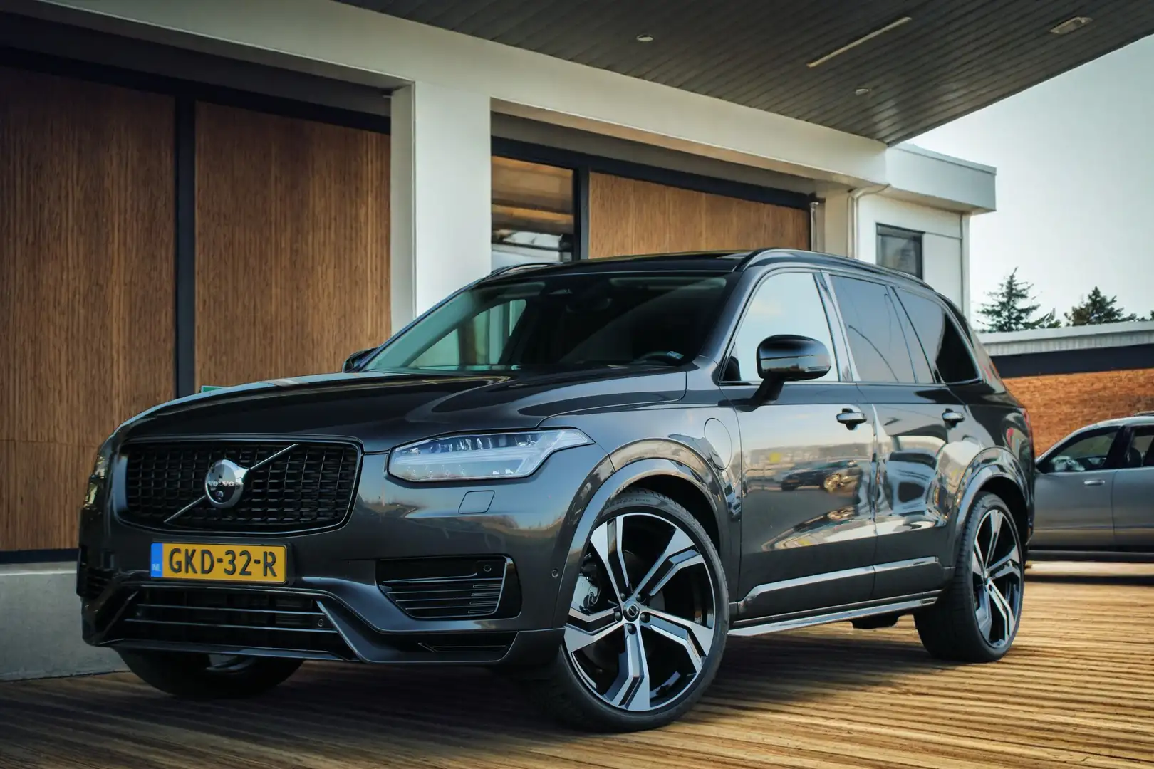 Volvo XC90 T8 Recharge AWD Ultimate Dark | Luchtvering | Mass Gris - 1
