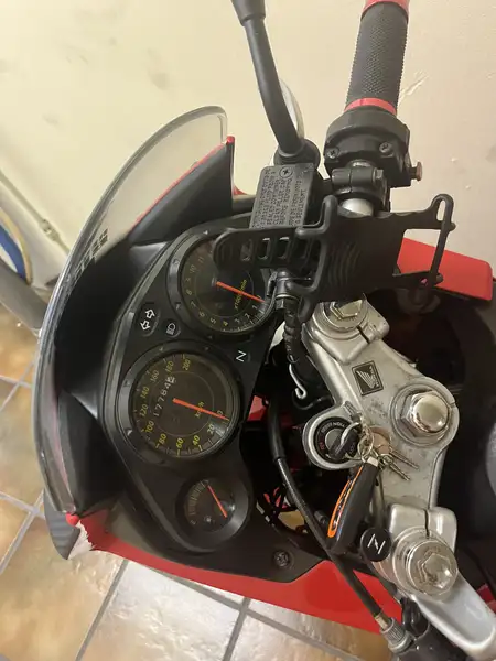 Honda CBR 125 - foto 2