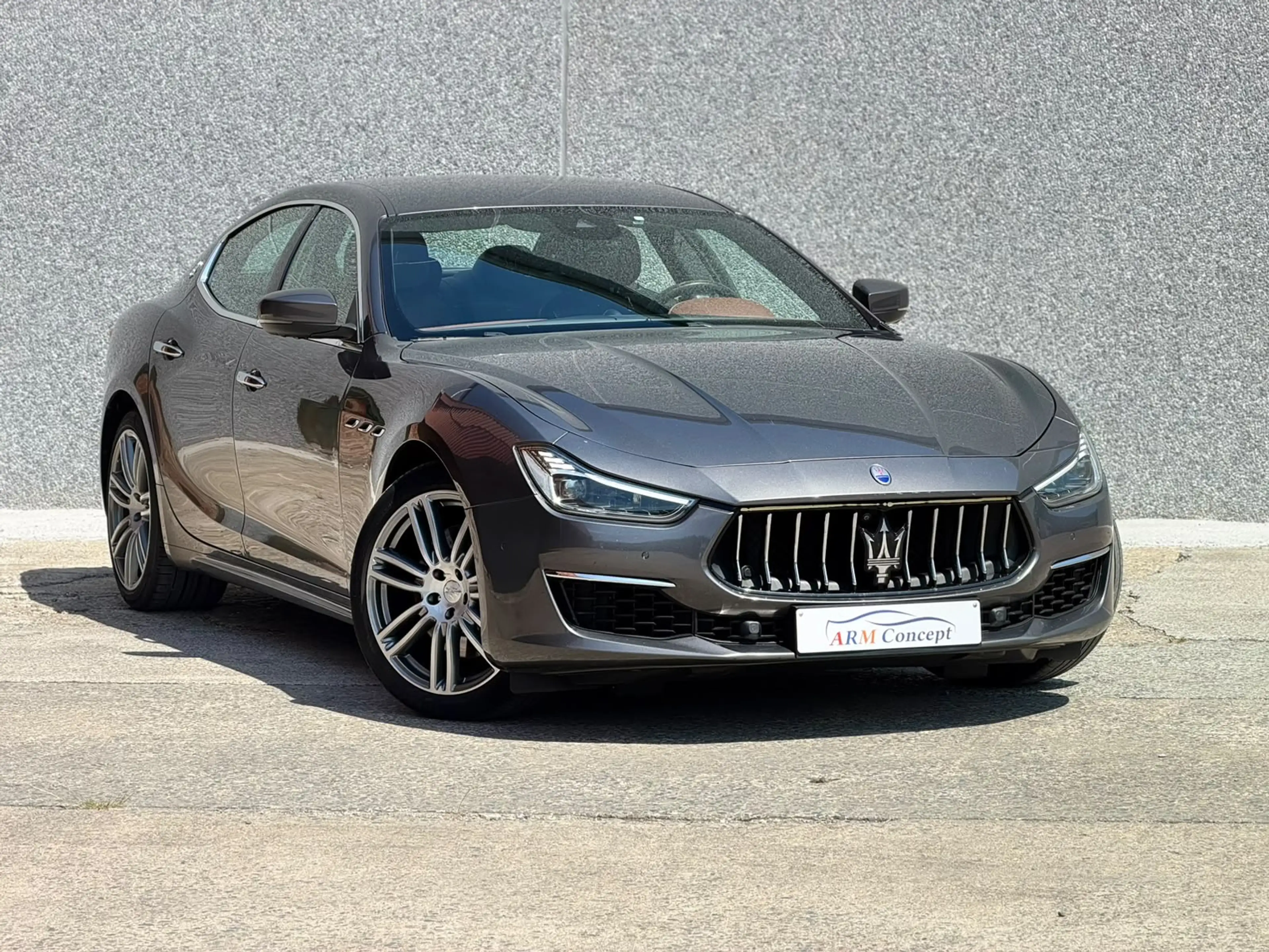 Maserati Ghibli Ghibli 3.0 V6 Turbo GranLusso — photo 2
