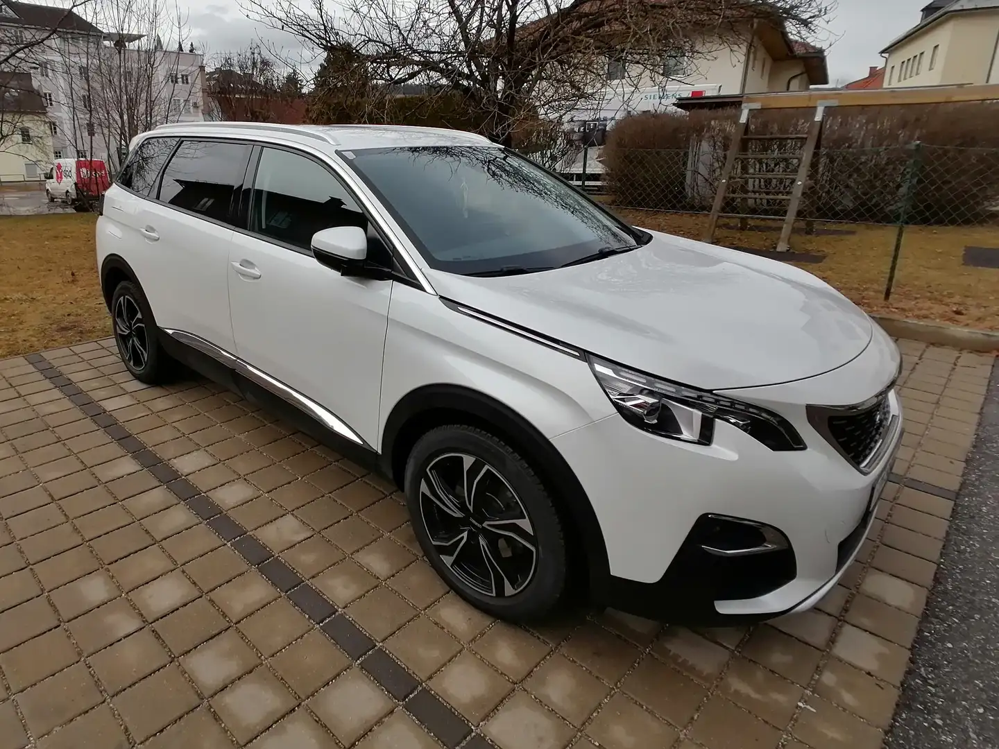 Peugeot 5008 5008 1,5 BlueHDI 130 S Weiß - 2
