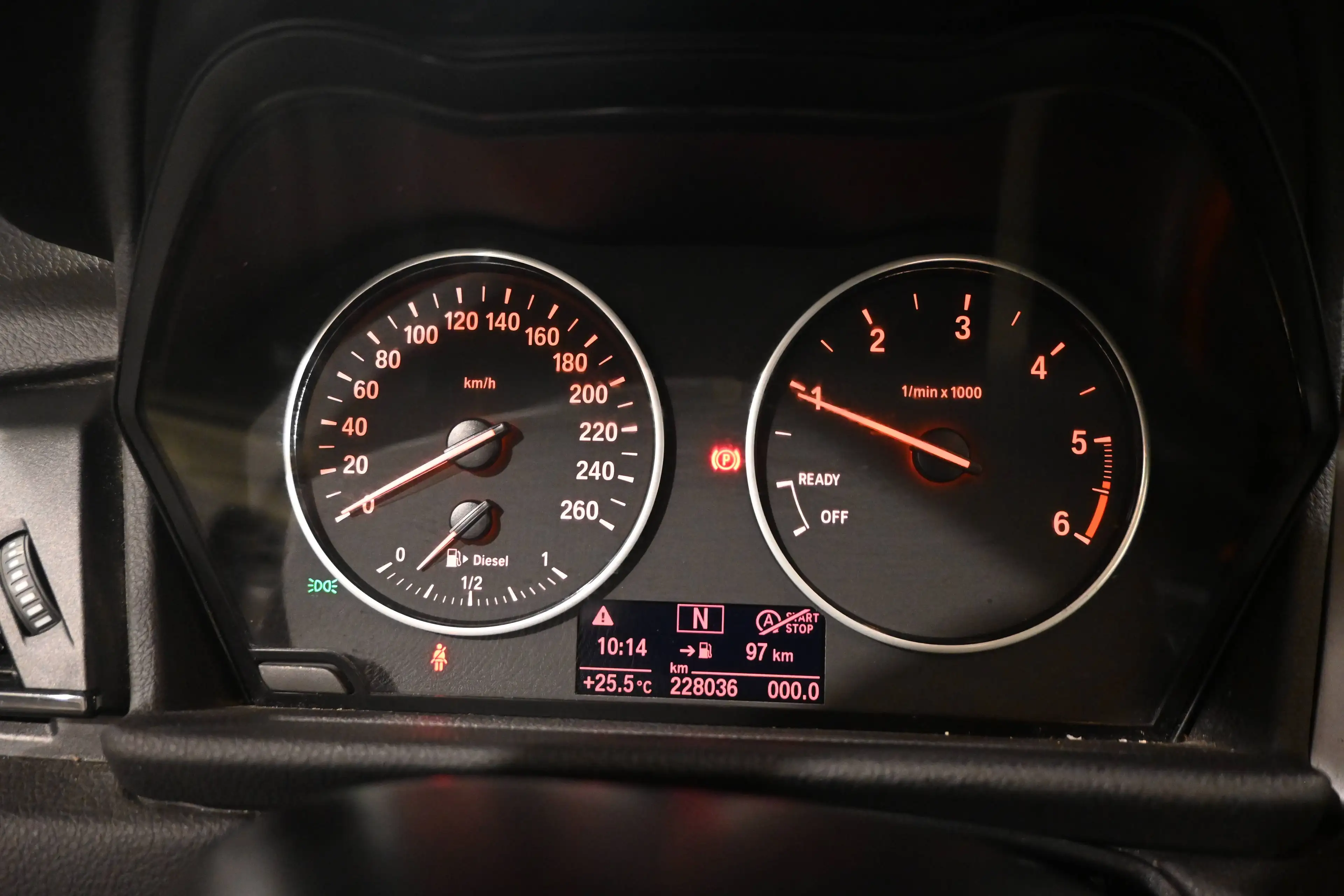 BMW 216 dA Active Tourer / GPS NAVIGATION / BLUETOOTH / PDC !! — photo 7