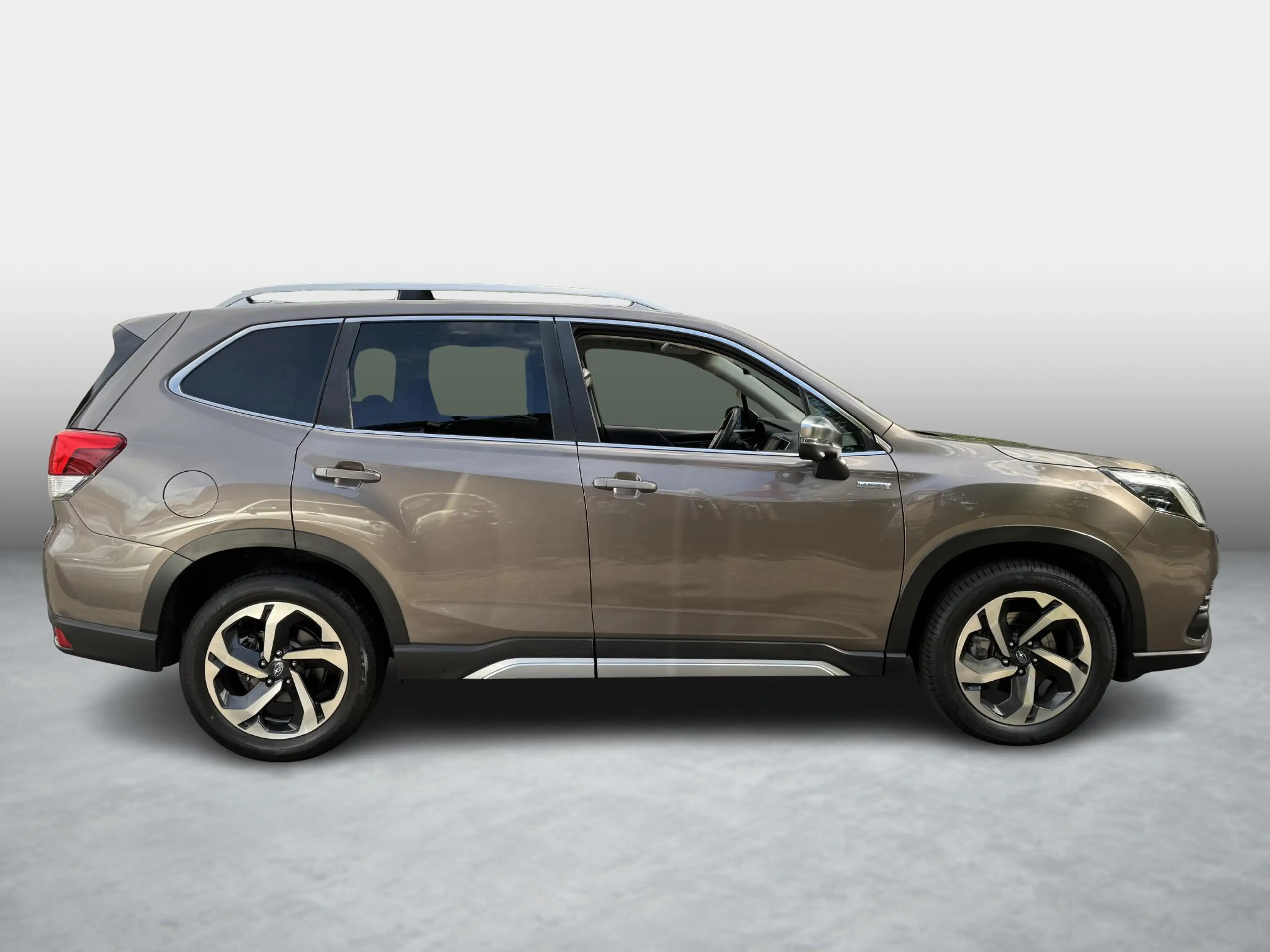 Subaru Forester 2.0i e-BOXER Premium — photo 5