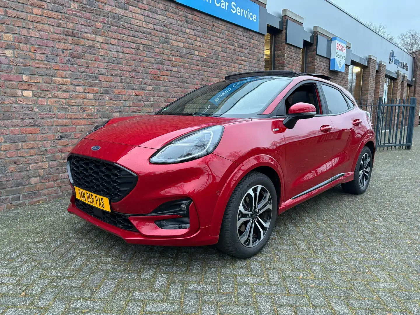Ford Puma 1.0 EcoBoost Hybrid ST-Line X Automaat|Panoramadak Rood - 1