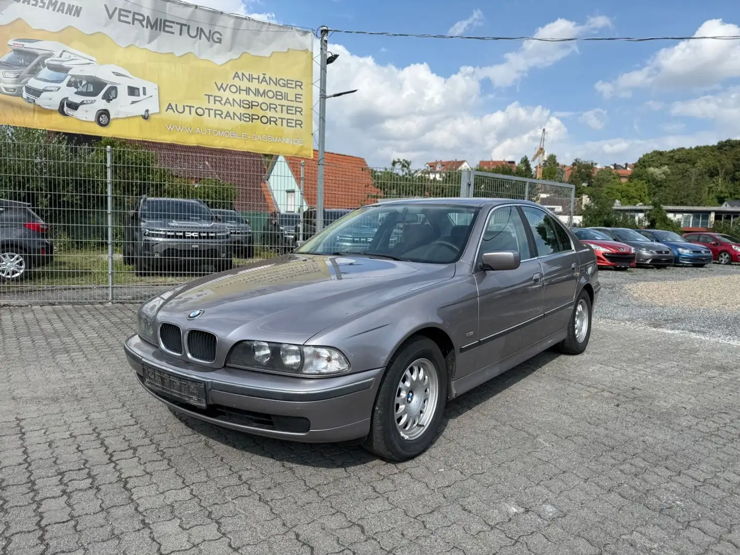 BMW 520 i E39 Lim. Schiebedach Klima AHK Tüv 11.25 Gris - 1