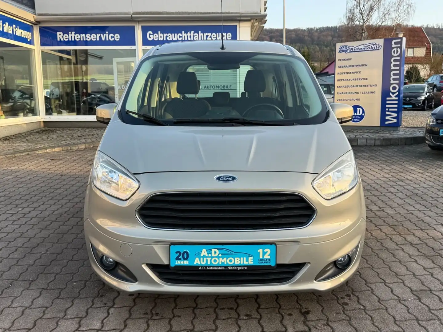 Ford Tourneo Courier Trend Grau - 2