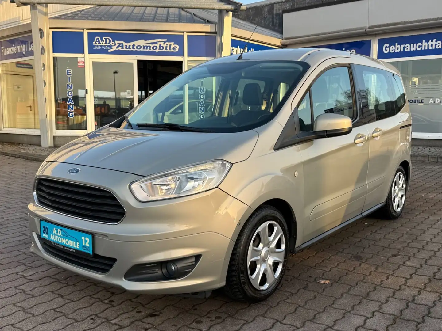 Ford Tourneo Courier Trend Grau - 1