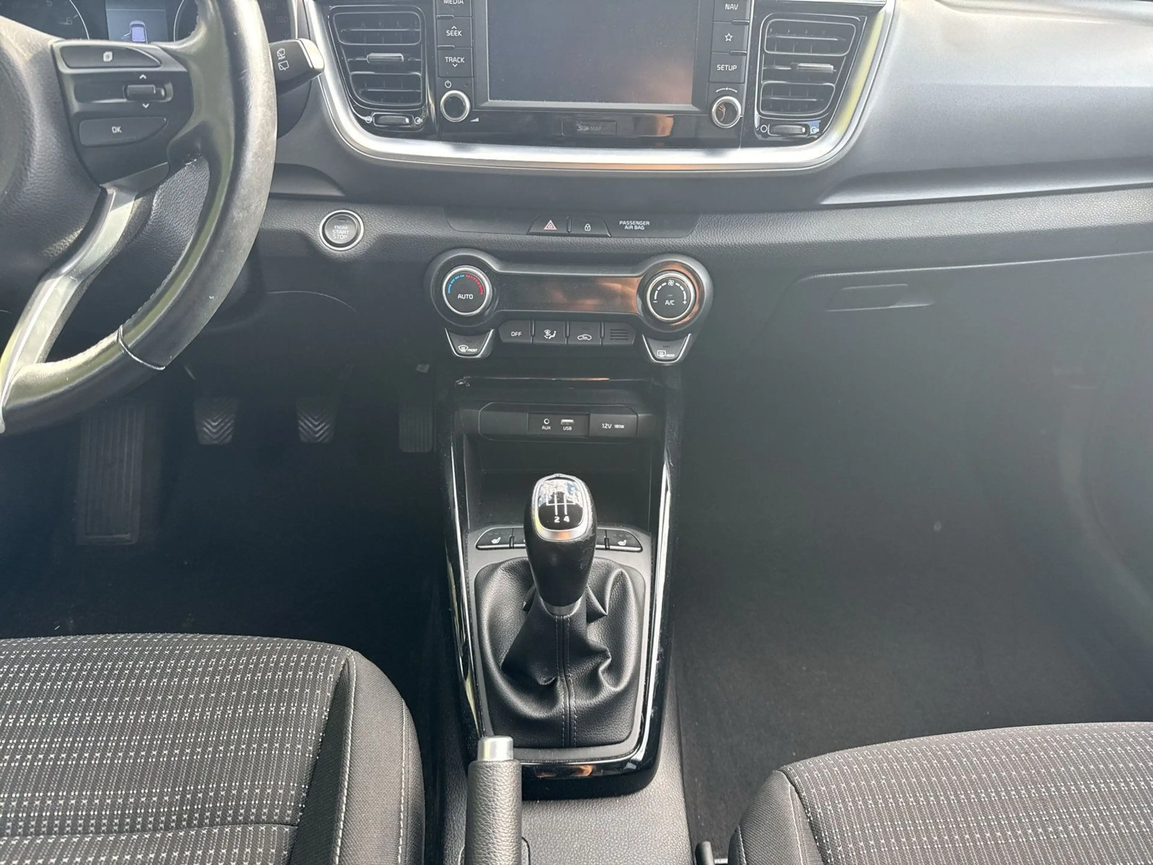 Kia Stonic STONIC T-GDI DREAM TEAM-EDITION+KAMERA+SHZ+LHZ++ — photo 13