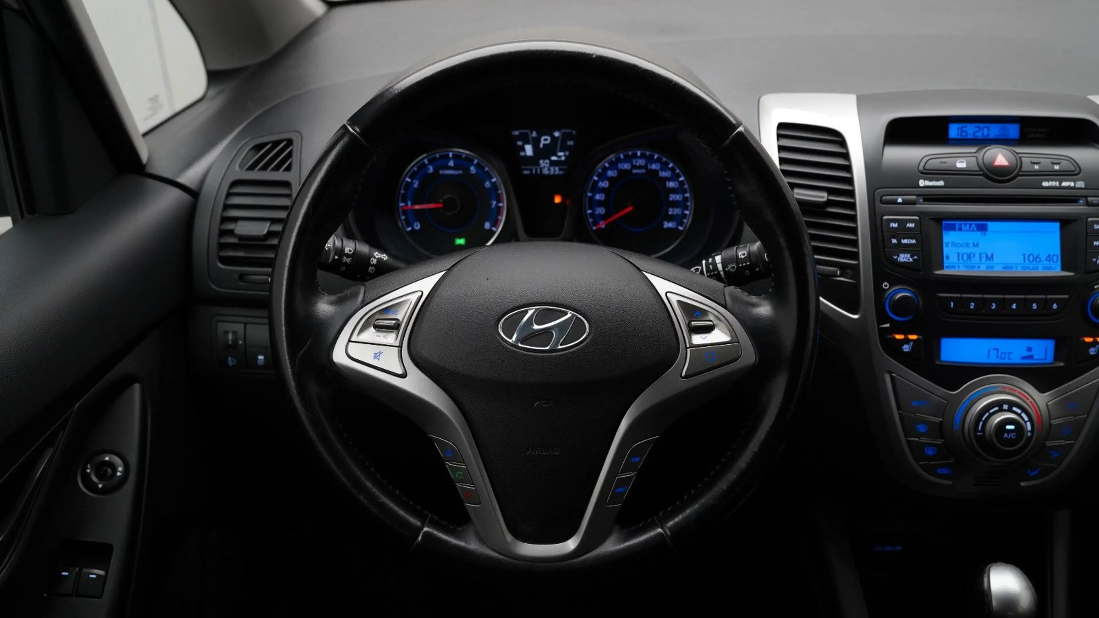 Hyundai iX20 1.6 Comfort *KLIMA*BLUETOOTH*PDC*SHZ* — photo 10