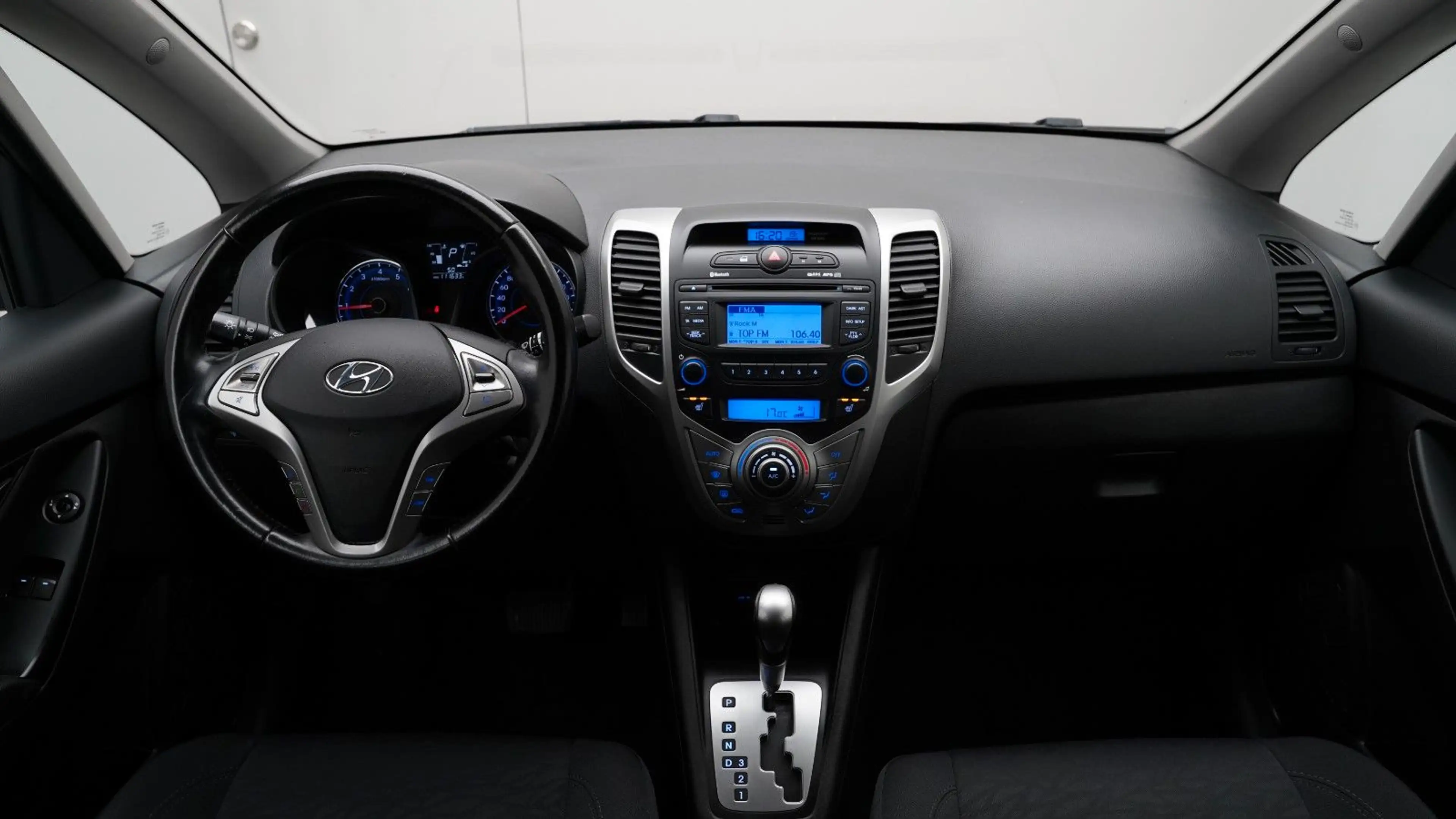 Hyundai iX20 1.6 Comfort *KLIMA*BLUETOOTH*PDC*SHZ* — photo 9