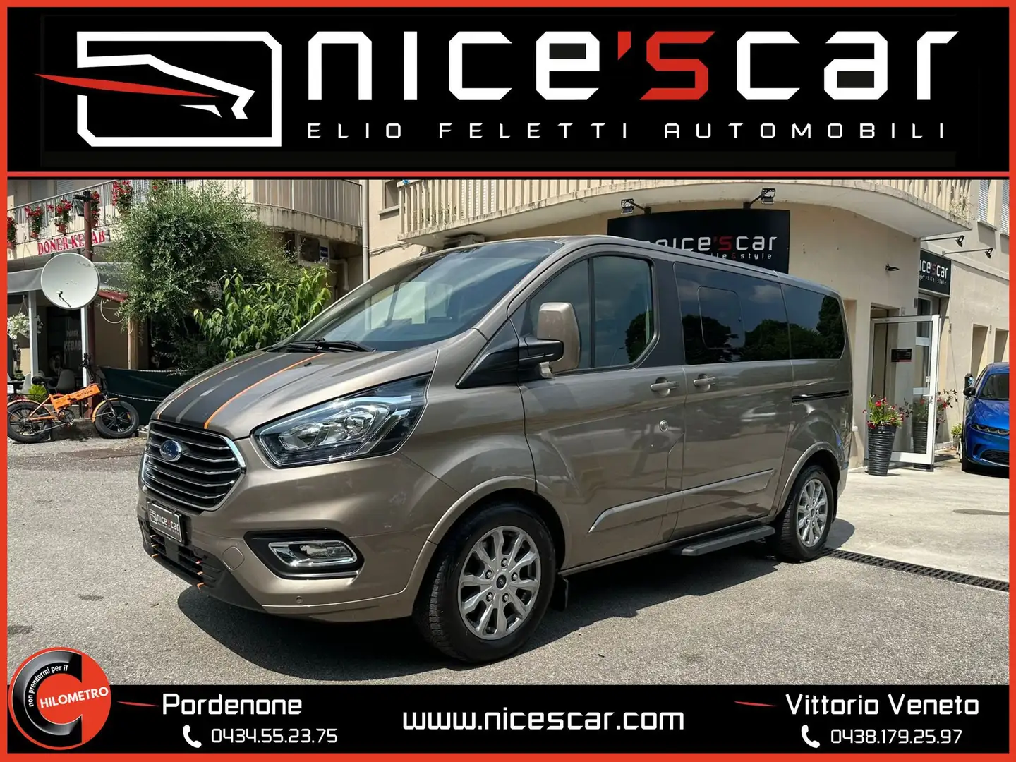 Ford Tourneo Custom 310 2.0 TDCi 130CV aut. PC Titanium Grigio - 1
