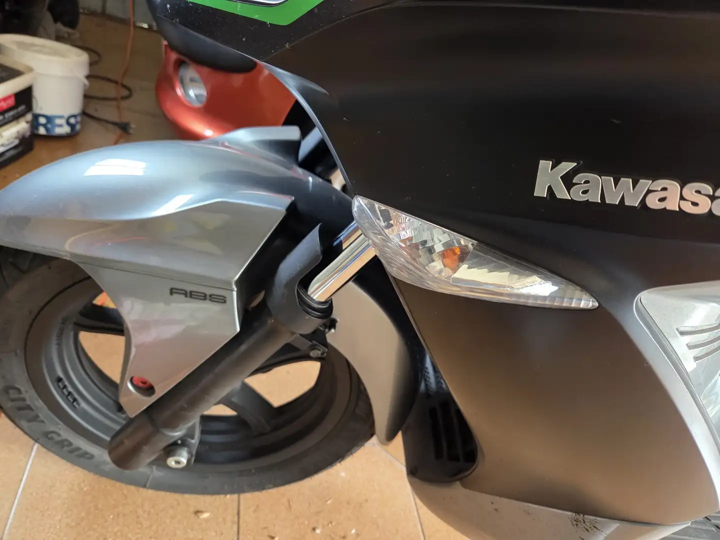 Kawasaki J300 ABS e variatore kit Malossi con 3 cupolini Nero - 2