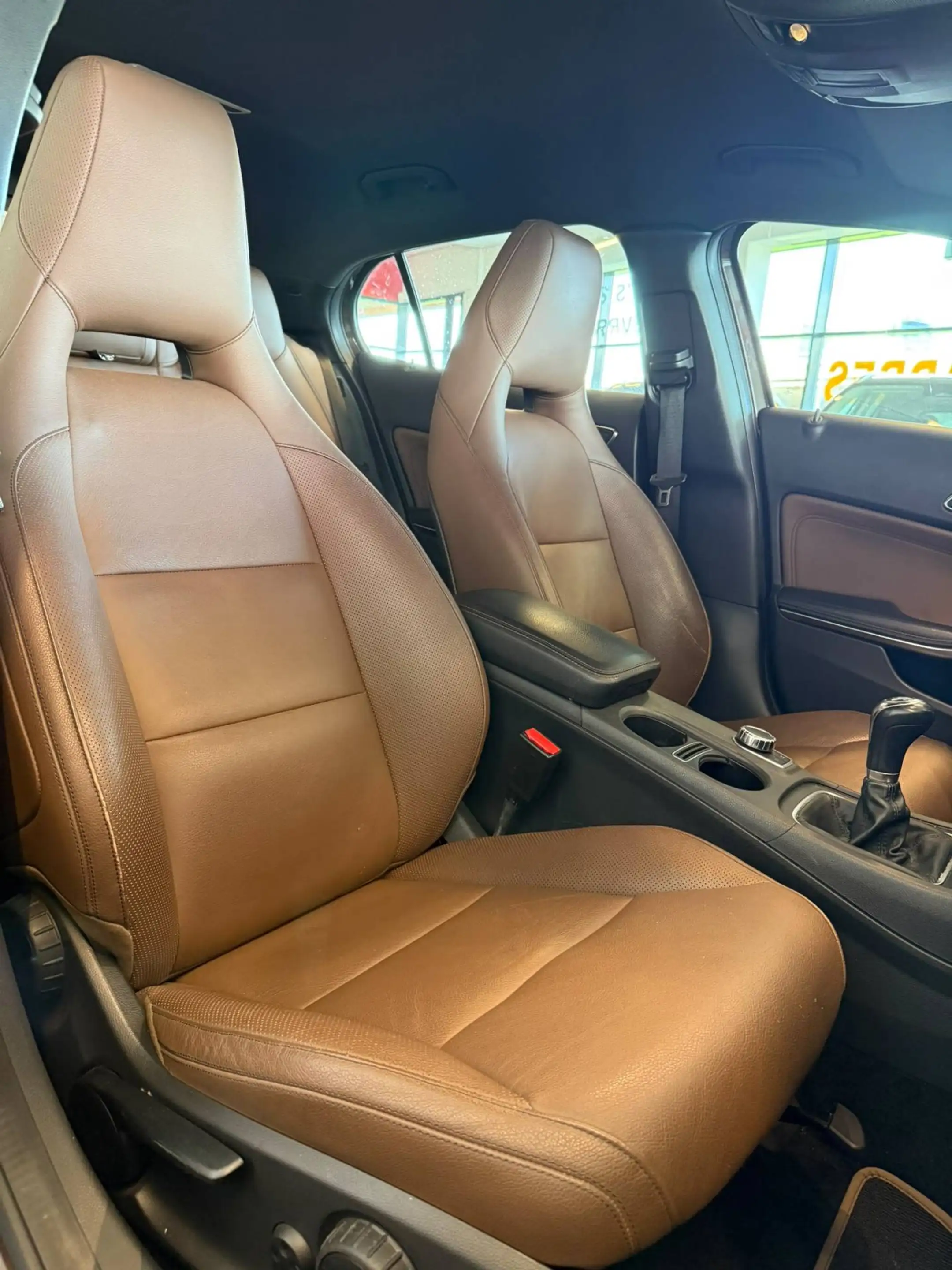 Mercedes-Benz GLA 200 Edition 1 AMG | Cruise control | Climate control | — photo 12
