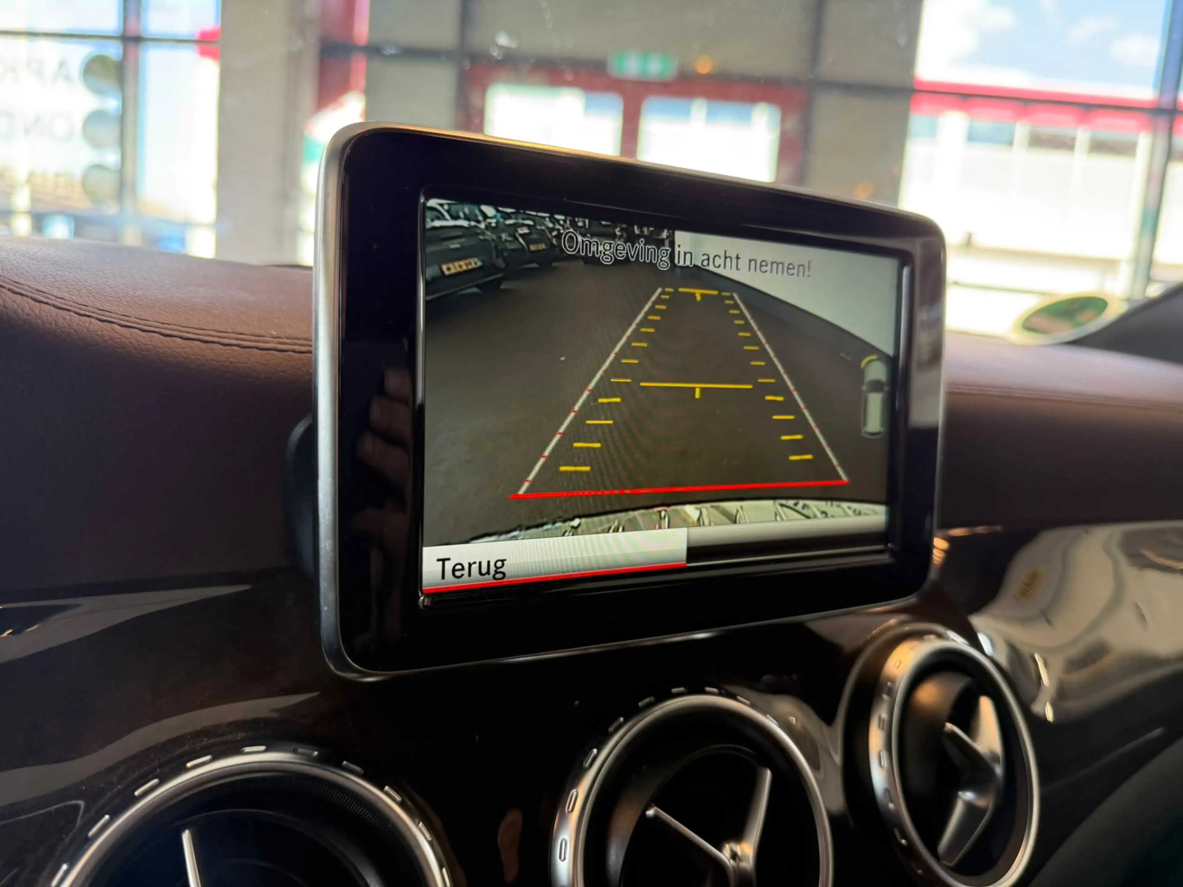 Mercedes-Benz GLA 200 Edition 1 AMG | Cruise control | Climate control | — photo 15