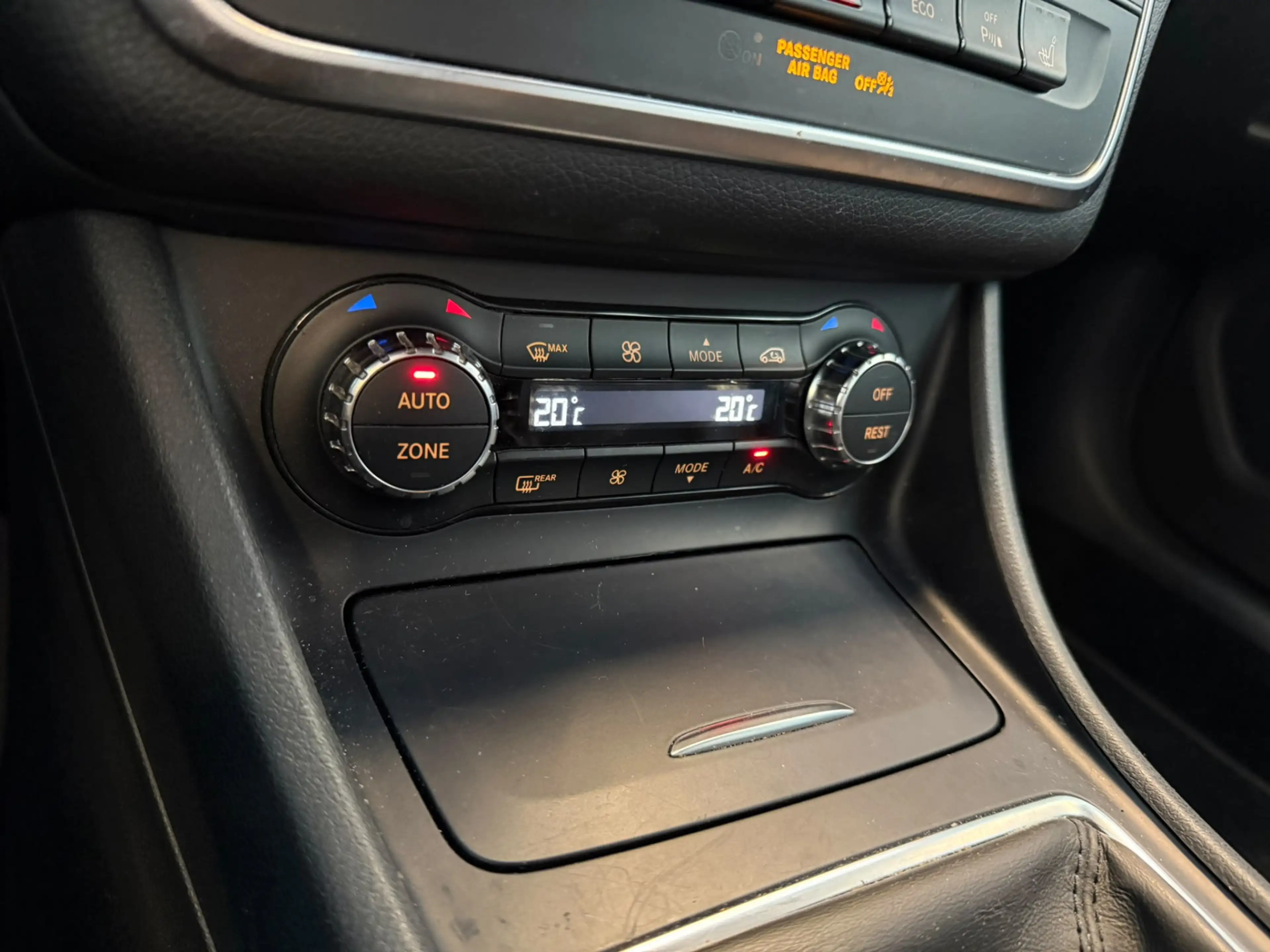 Mercedes-Benz GLA 200 Edition 1 AMG | Cruise control | Climate control | — photo 16