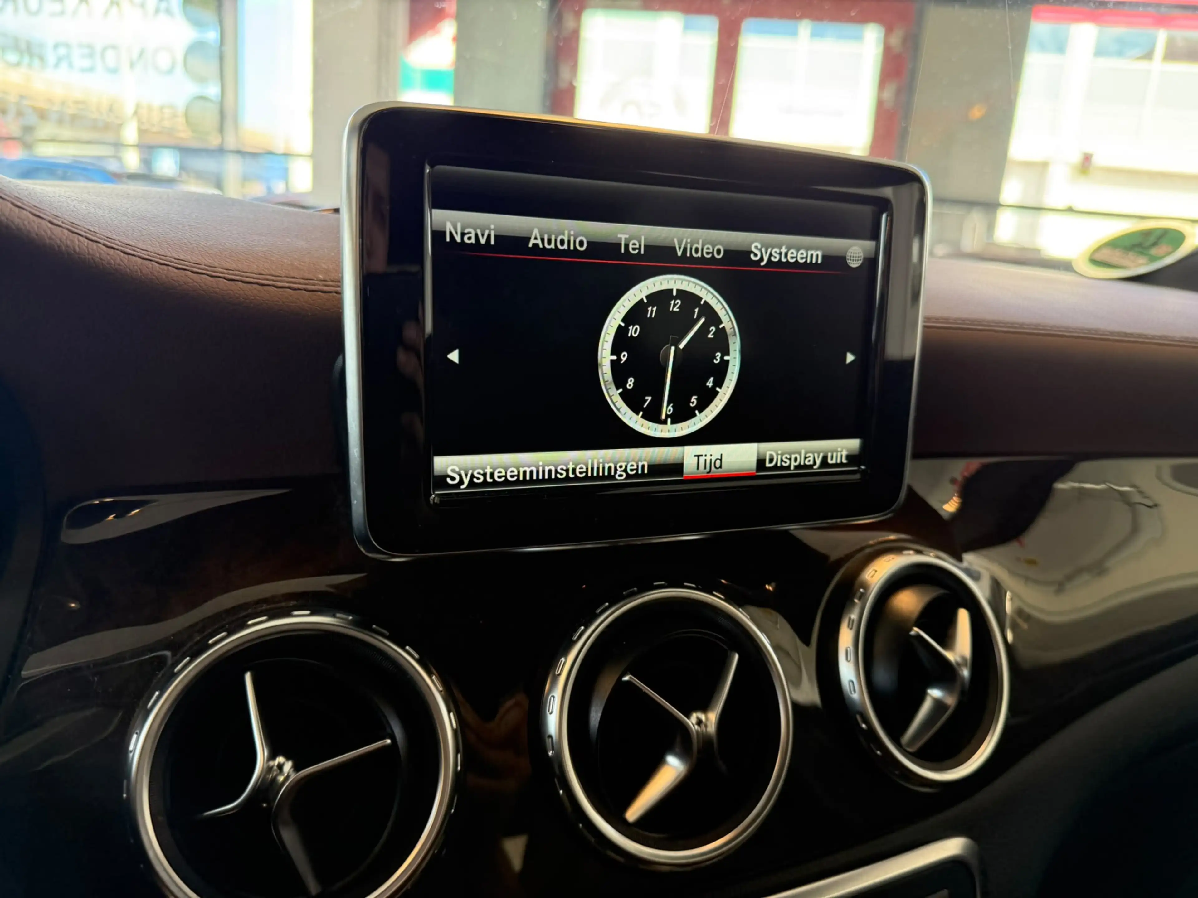 Mercedes-Benz GLA 200 Edition 1 AMG | Cruise control | Climate control | — photo 19