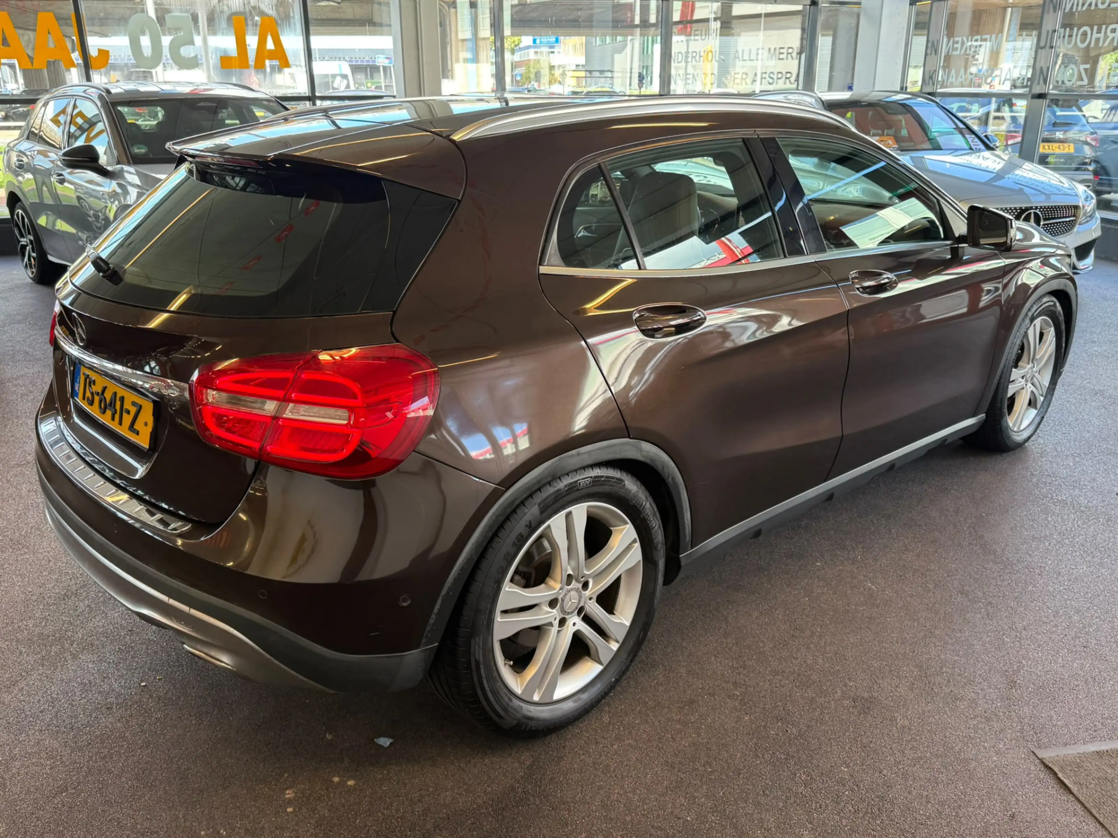 Mercedes-Benz GLA 200 Edition 1 AMG | Cruise control | Climate control | — photo 7