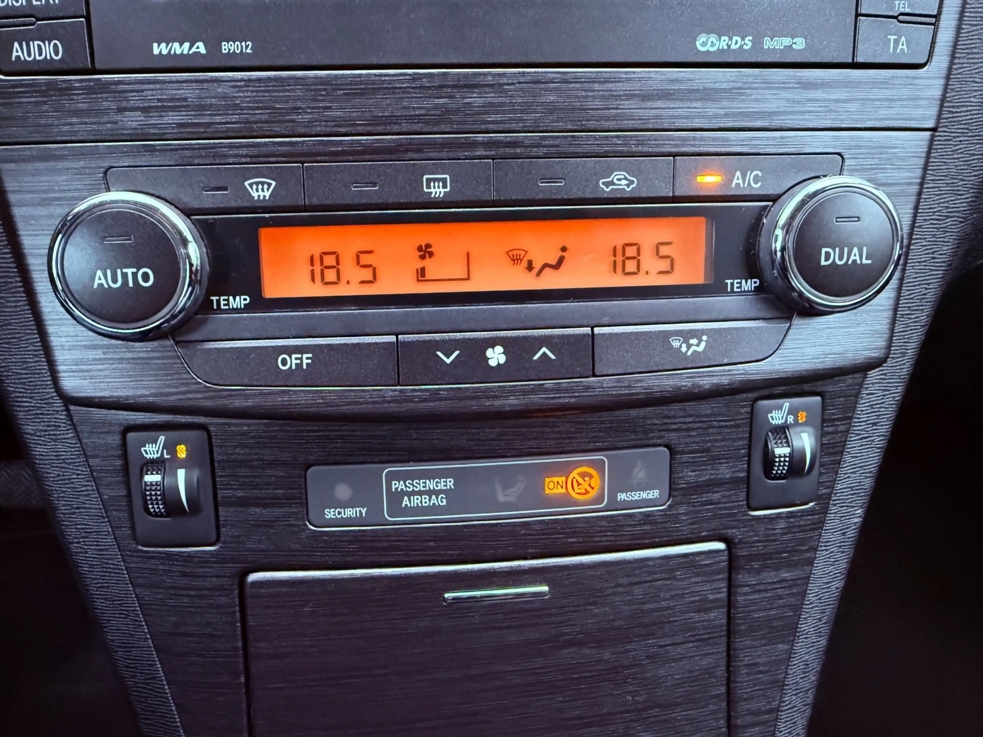 Toyota Avensis Wagon 2.0 VVTi Executive Business Automaat|Leder|N — photo 9