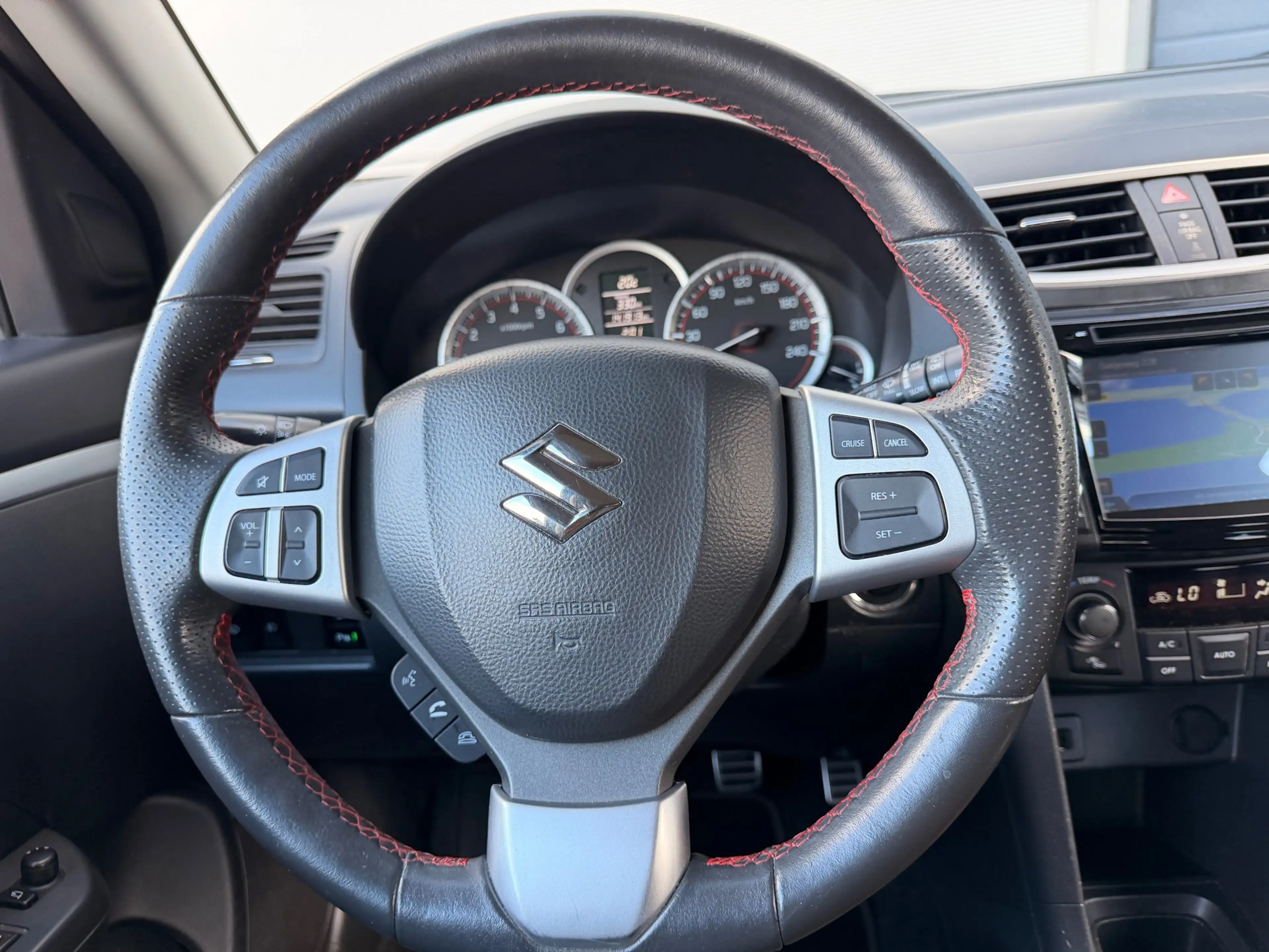 Suzuki Swift 1.6 Sport/Navi/keyless/Cruise-c/Xenon/Climate-c/Pd — photo 28