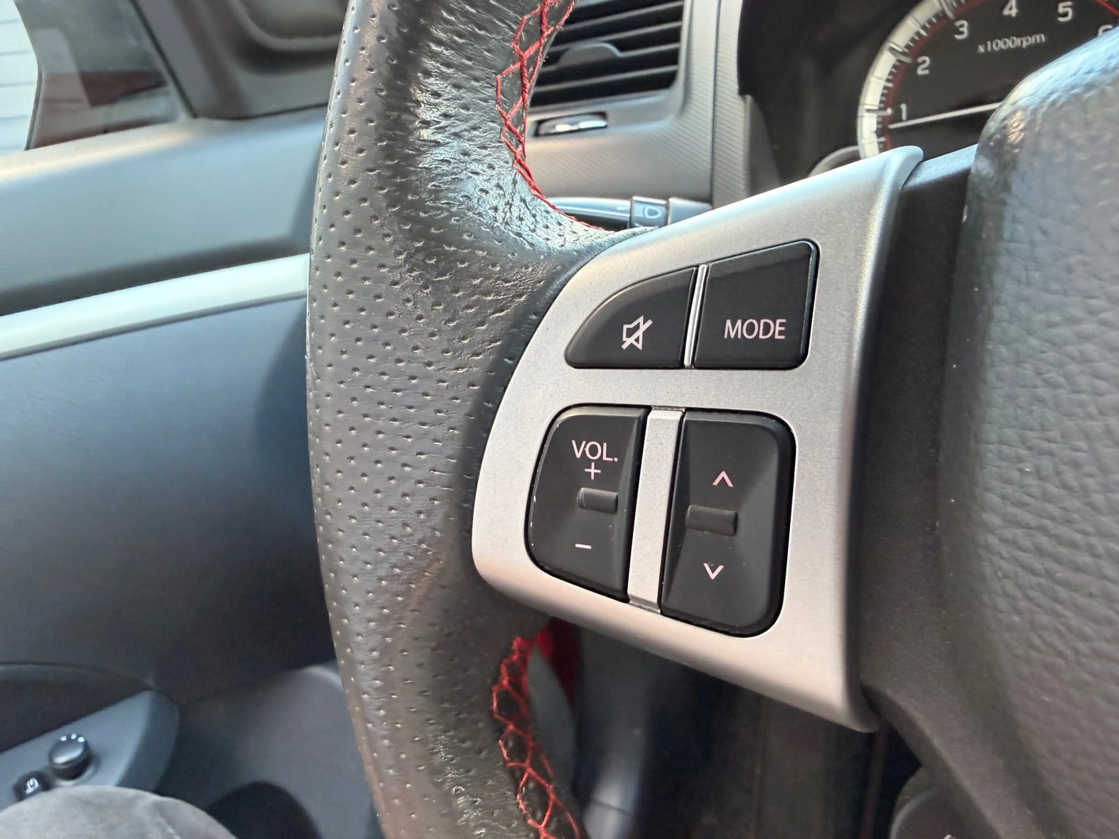 Suzuki Swift 1.6 Sport/Navi/keyless/Cruise-c/Xenon/Climate-c/Pd — photo 25