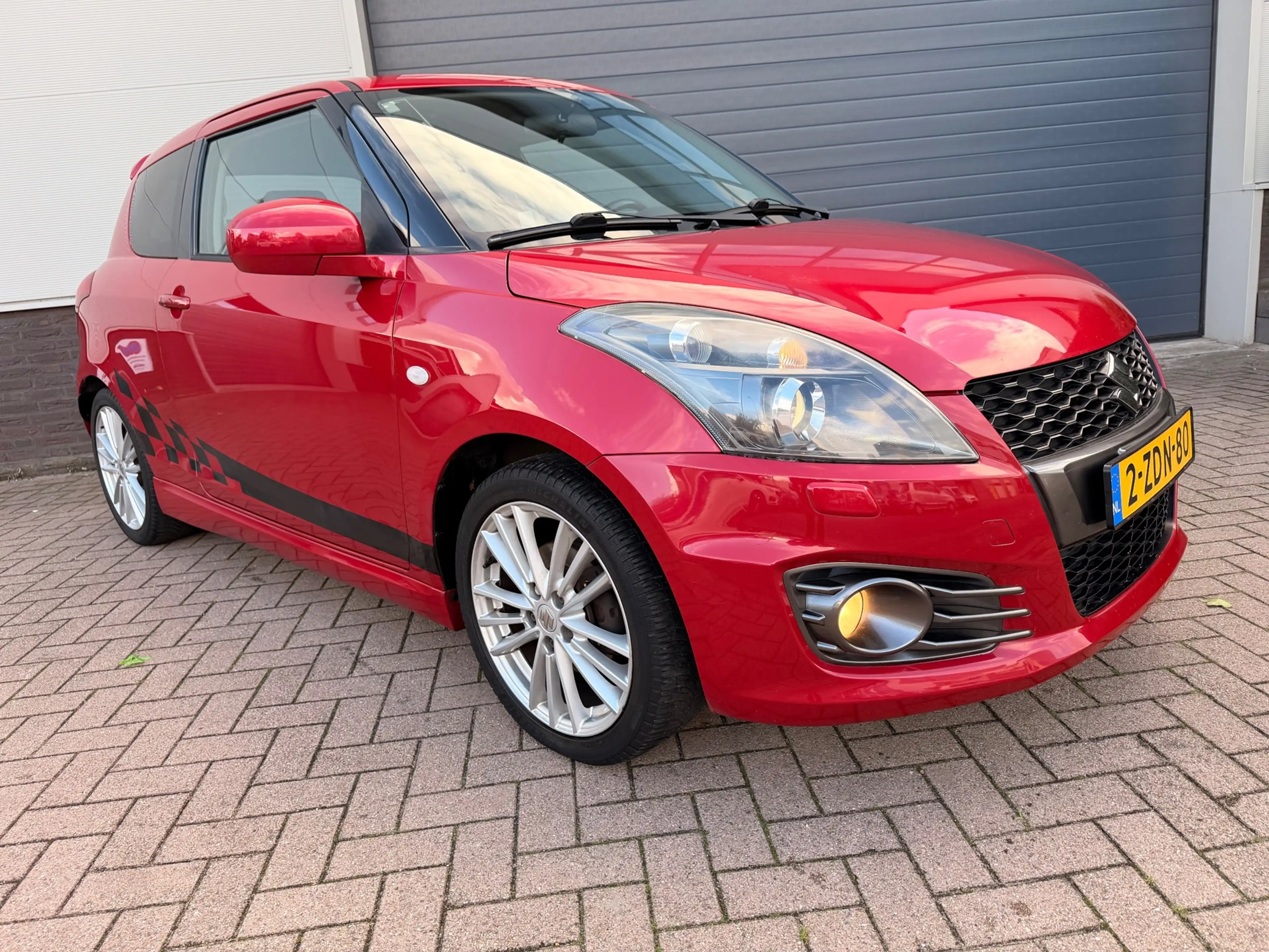 Suzuki Swift 1.6 Sport/Navi/keyless/Cruise-c/Xenon/Climate-c/Pd — photo 4