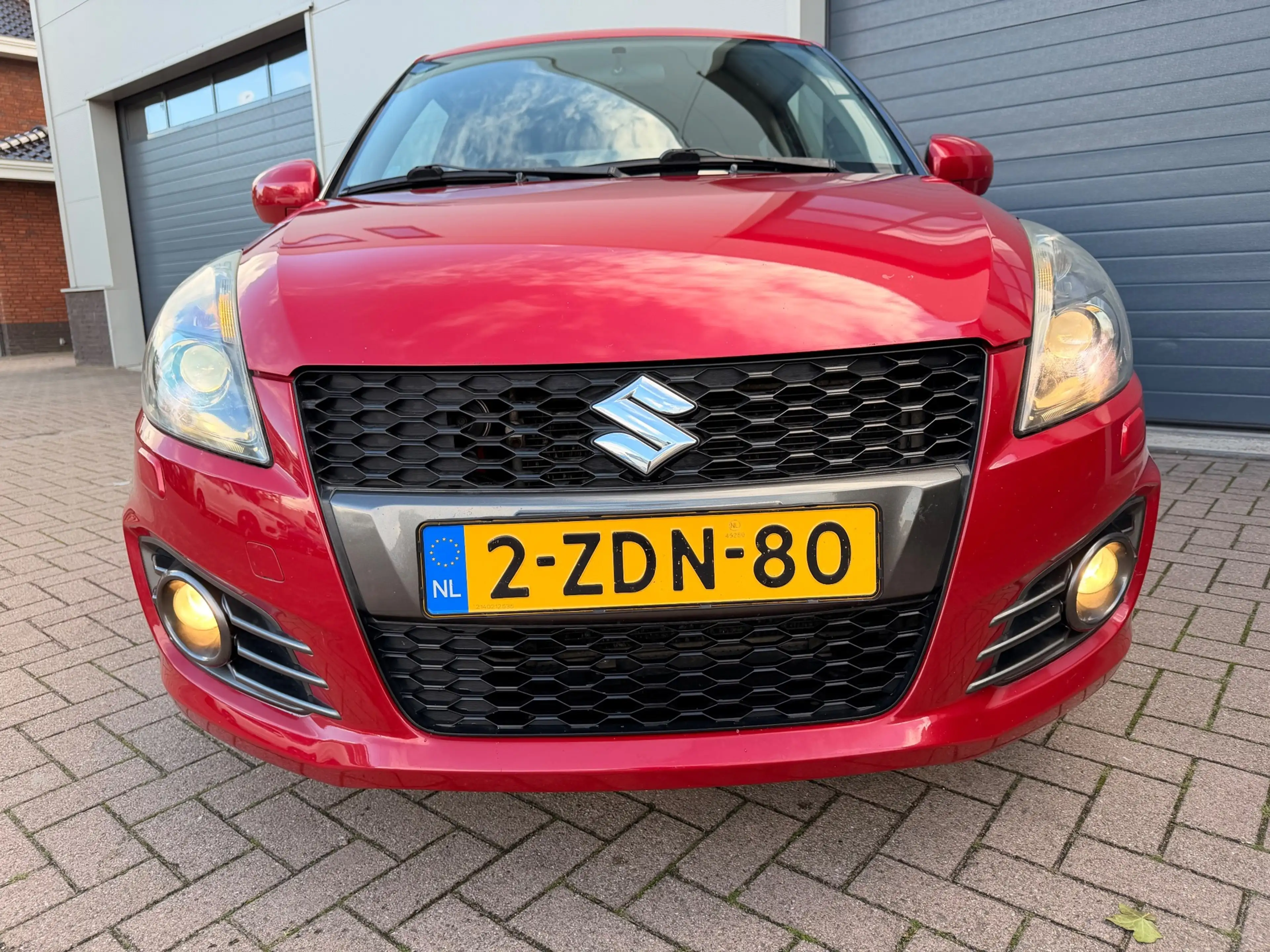 Suzuki Swift 1.6 Sport/Navi/keyless/Cruise-c/Xenon/Climate-c/Pd — photo 6