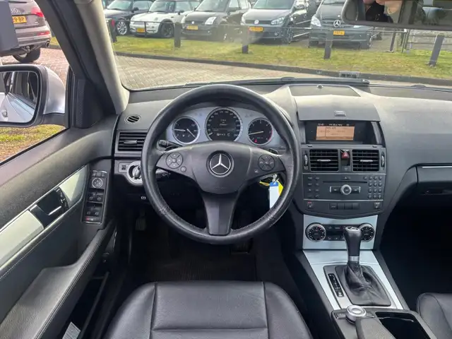 Mercedes-Benz C-Class view 9