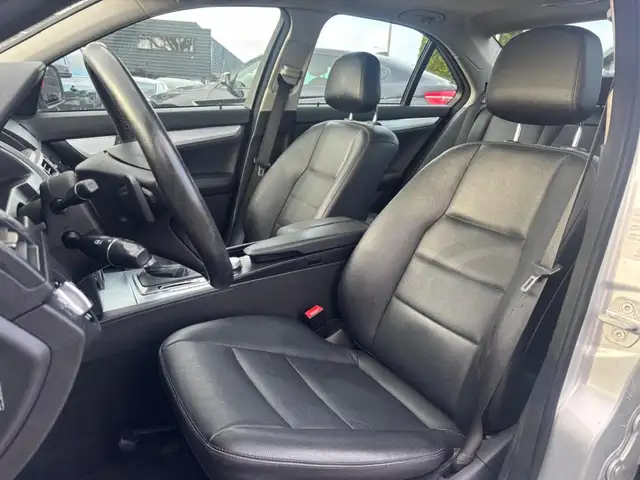 Mercedes-Benz C-Class view 11