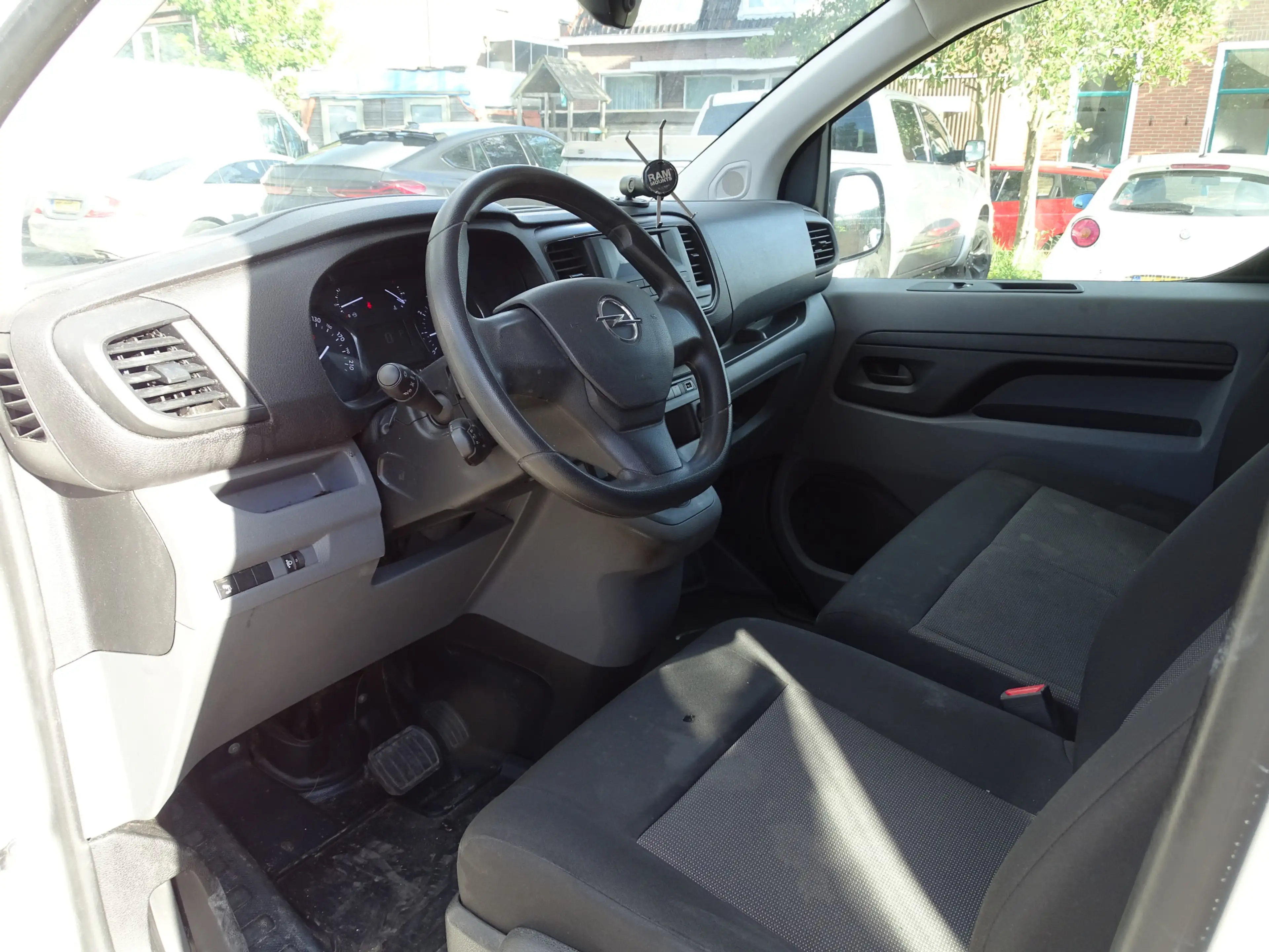 Opel Vivaro 2.0 CDTI L2H1 Edition — photo 13
