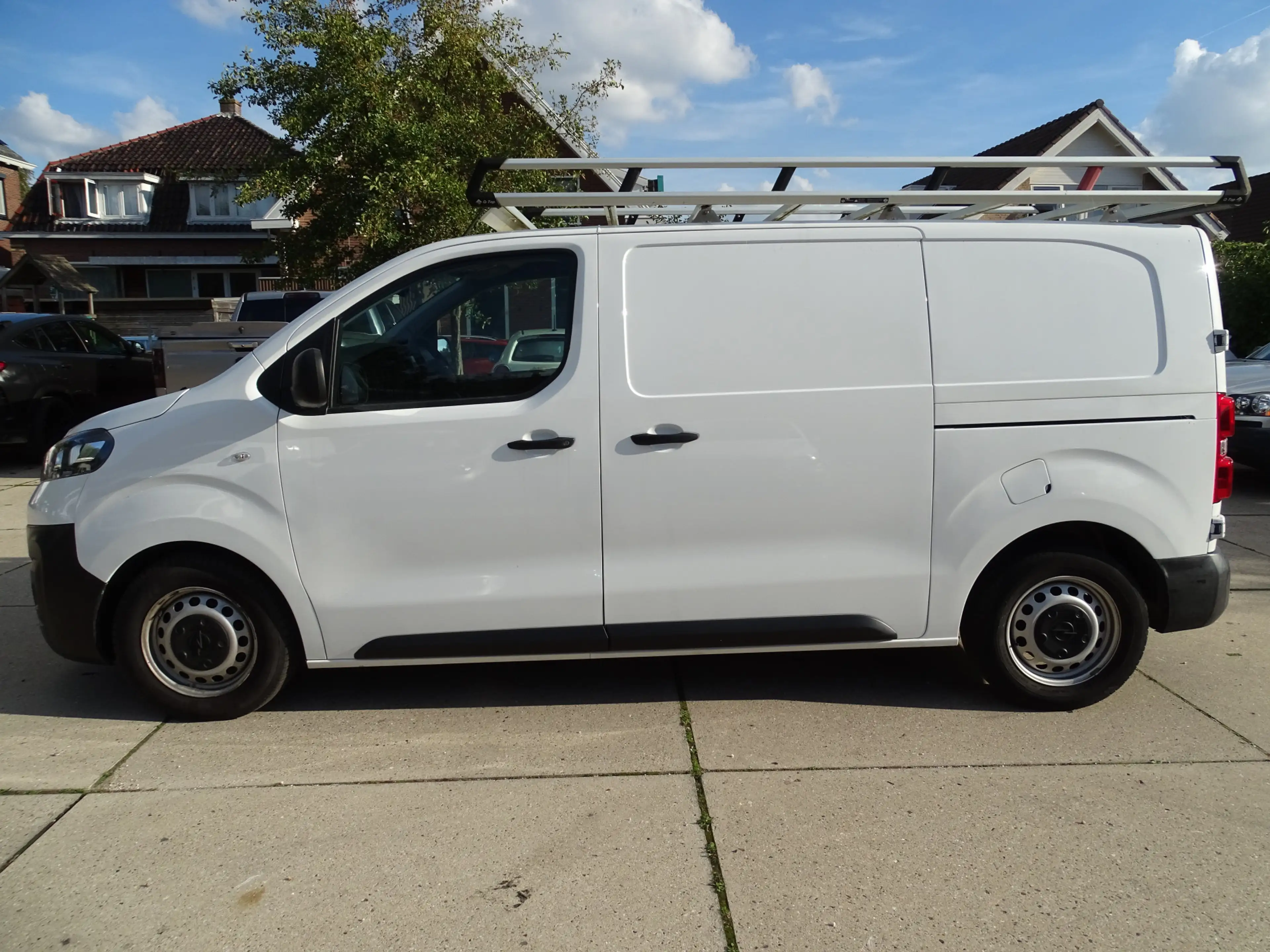 Opel Vivaro 2.0 CDTI L2H1 Edition — photo 9
