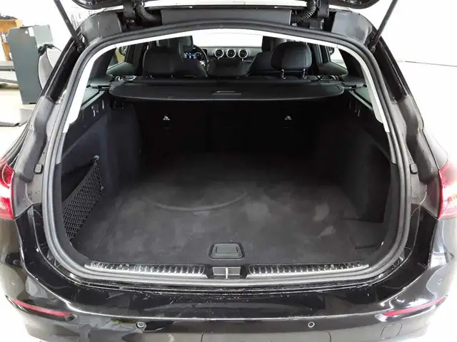 Mercedes-Benz C-Class view 15
