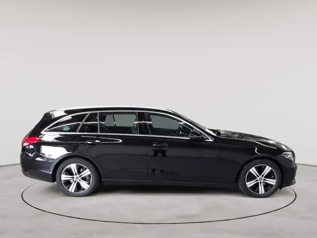 Mercedes-Benz C-Class view 3