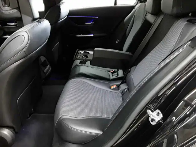 Mercedes-Benz C-Class view 13