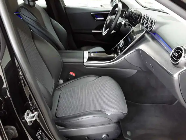 Mercedes-Benz C-Class view 8