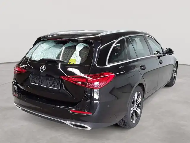 Mercedes-Benz C-Class view 4