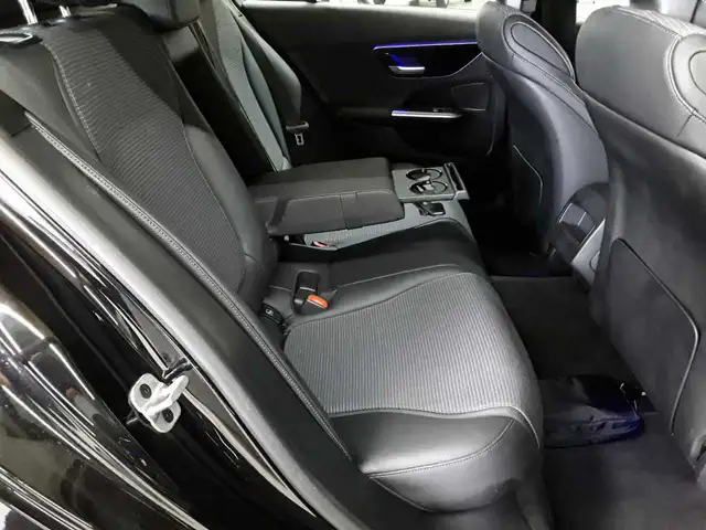 Mercedes-Benz C-Class view 14