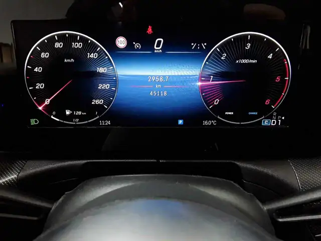 Mercedes-Benz C-Class view 11