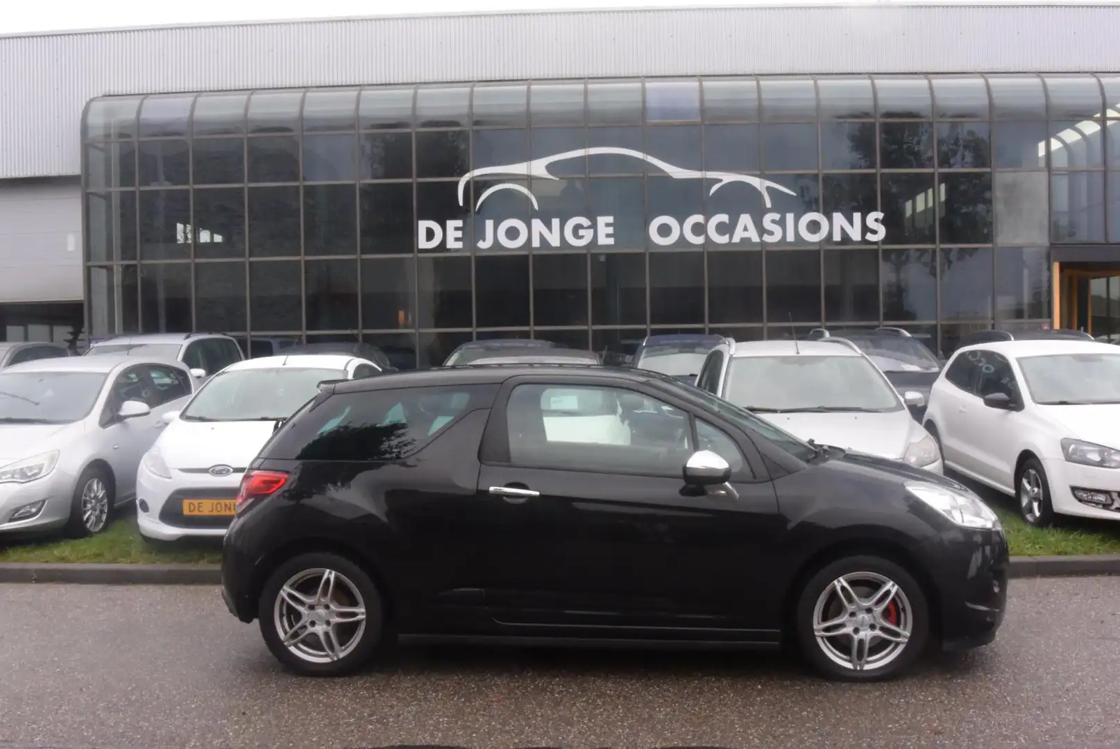 Citroen DS3 1.6 So Chic in Black Cruise-Control Airco Lichtmet Zwart - 2